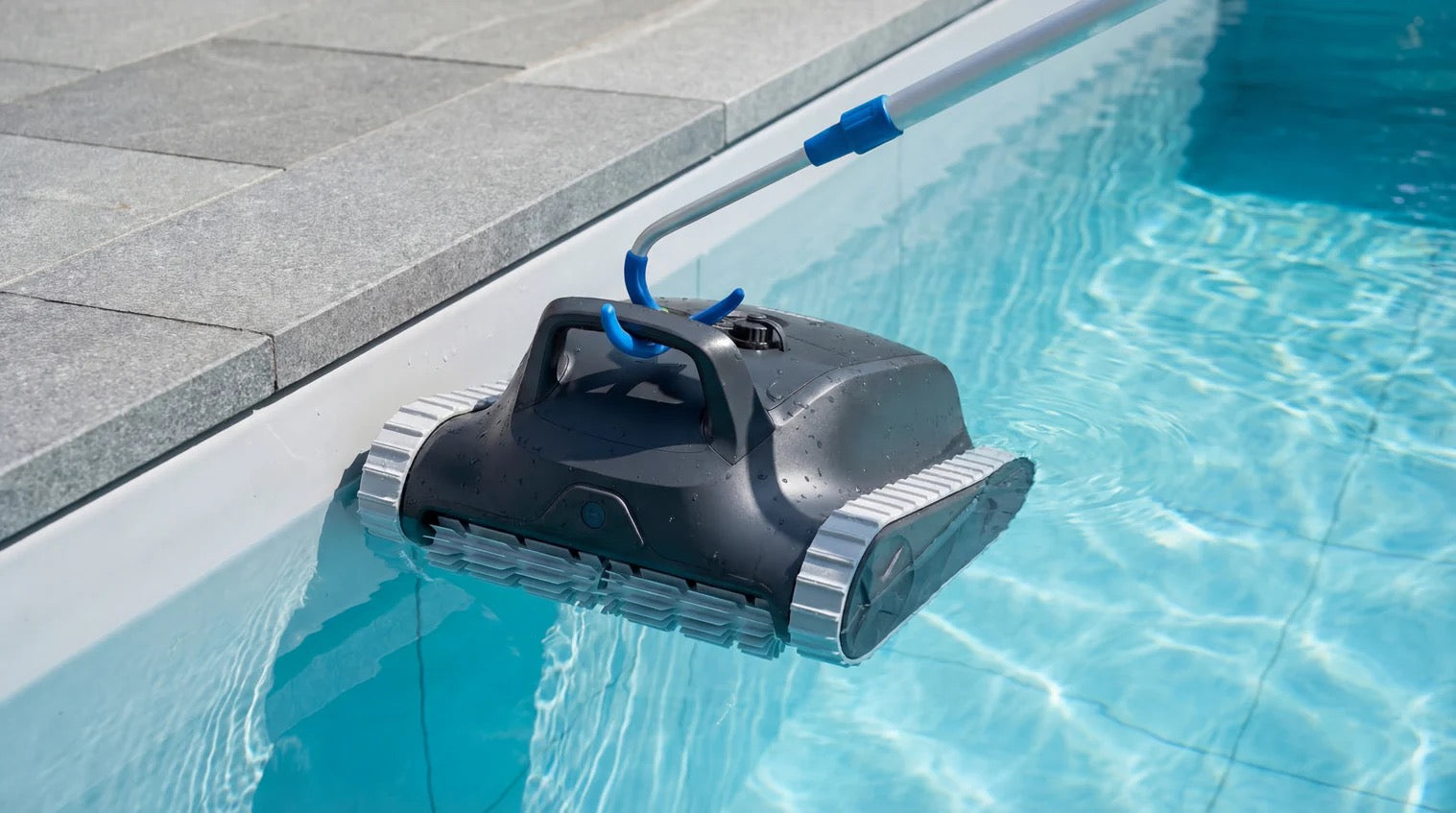 BWT ES Nano Fără Fir | Robot Curățare Piscină Cordless cu Aplicație Wi-Fi pentru Fund, Pereți și Linia Apei, Nou 2026
