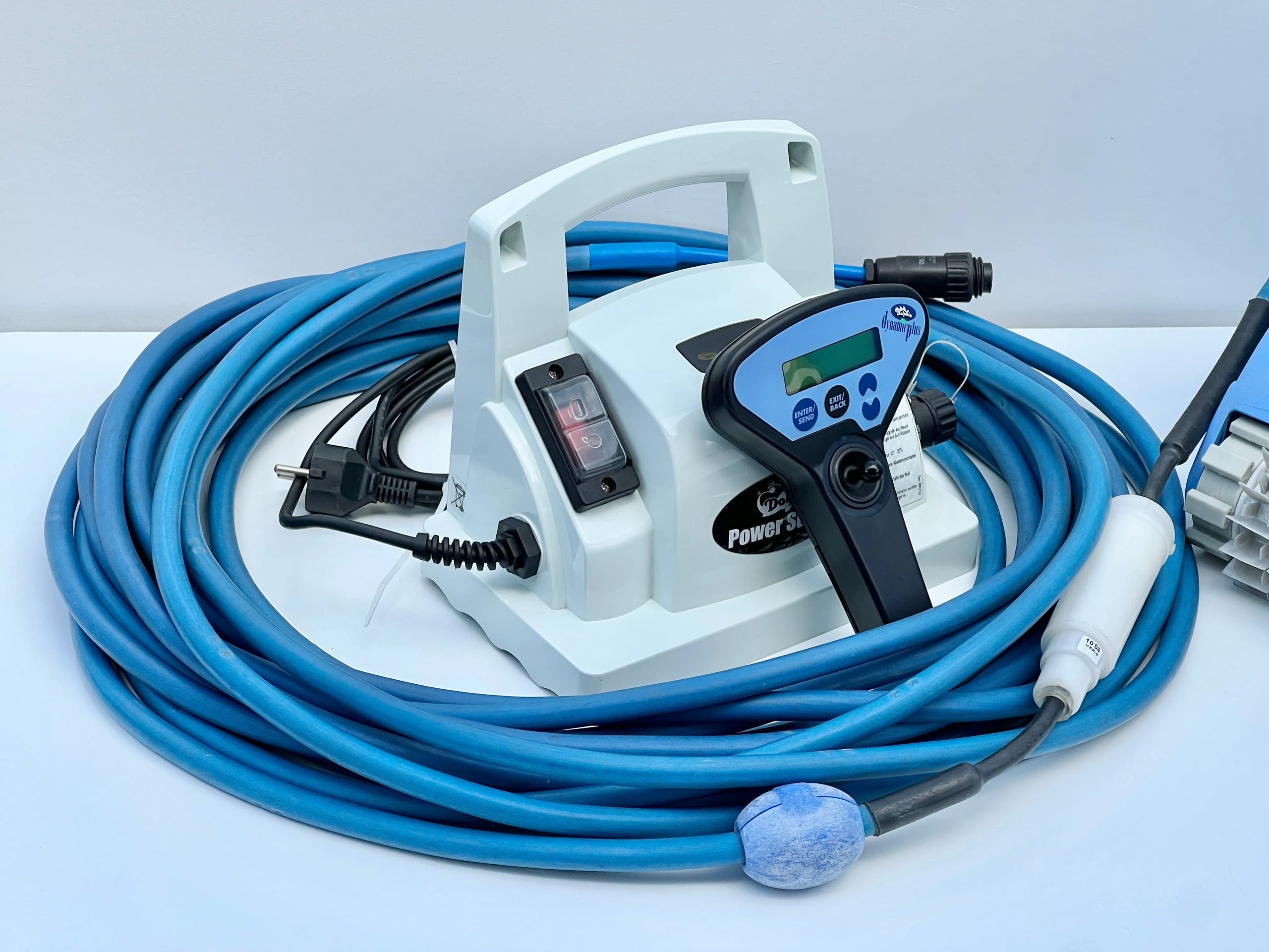Robot de curățare pentru piscină Dolphin Dynamic Plus