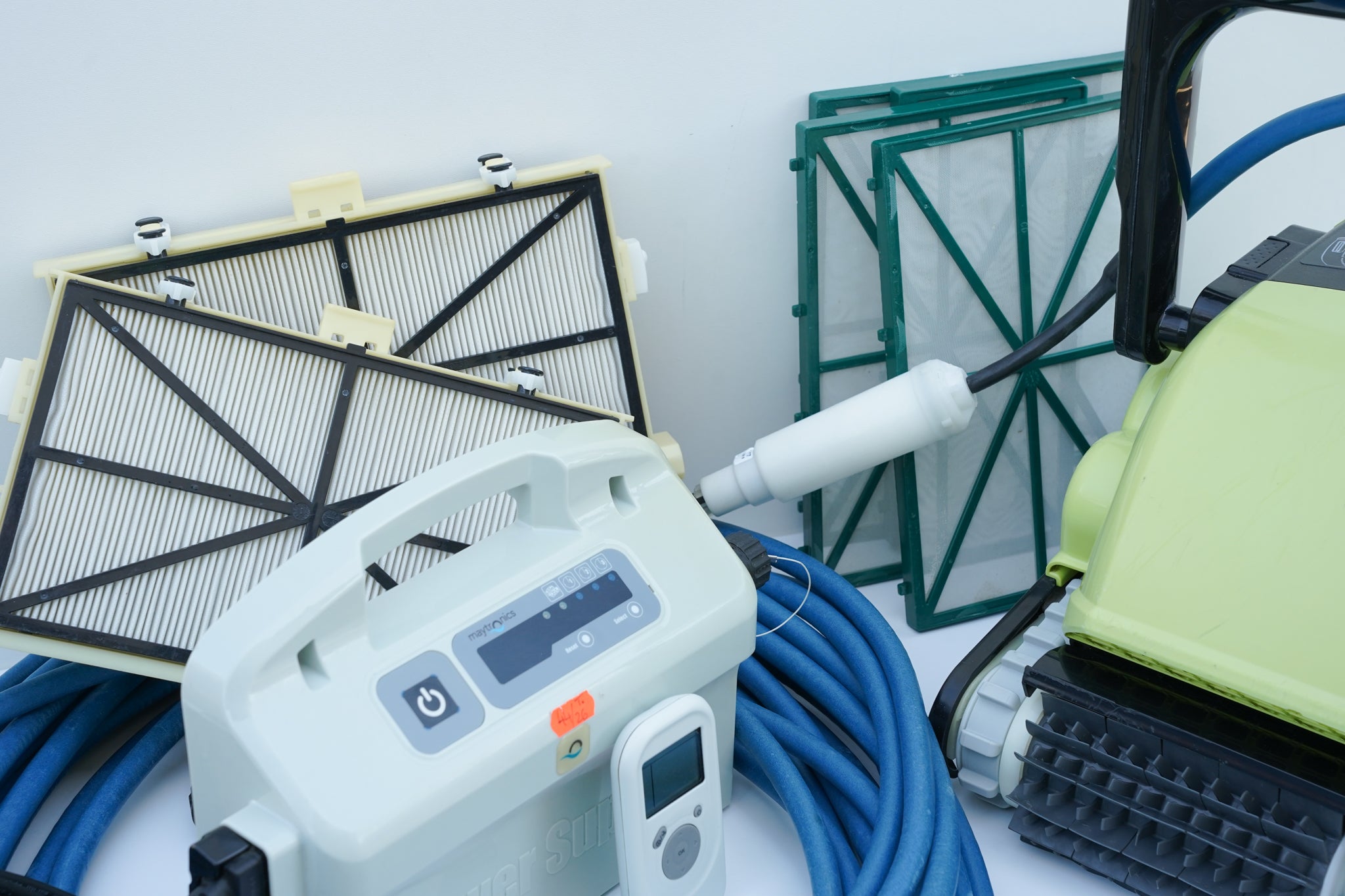 Robot de curățare pentru piscină Dolphin BIO Suction