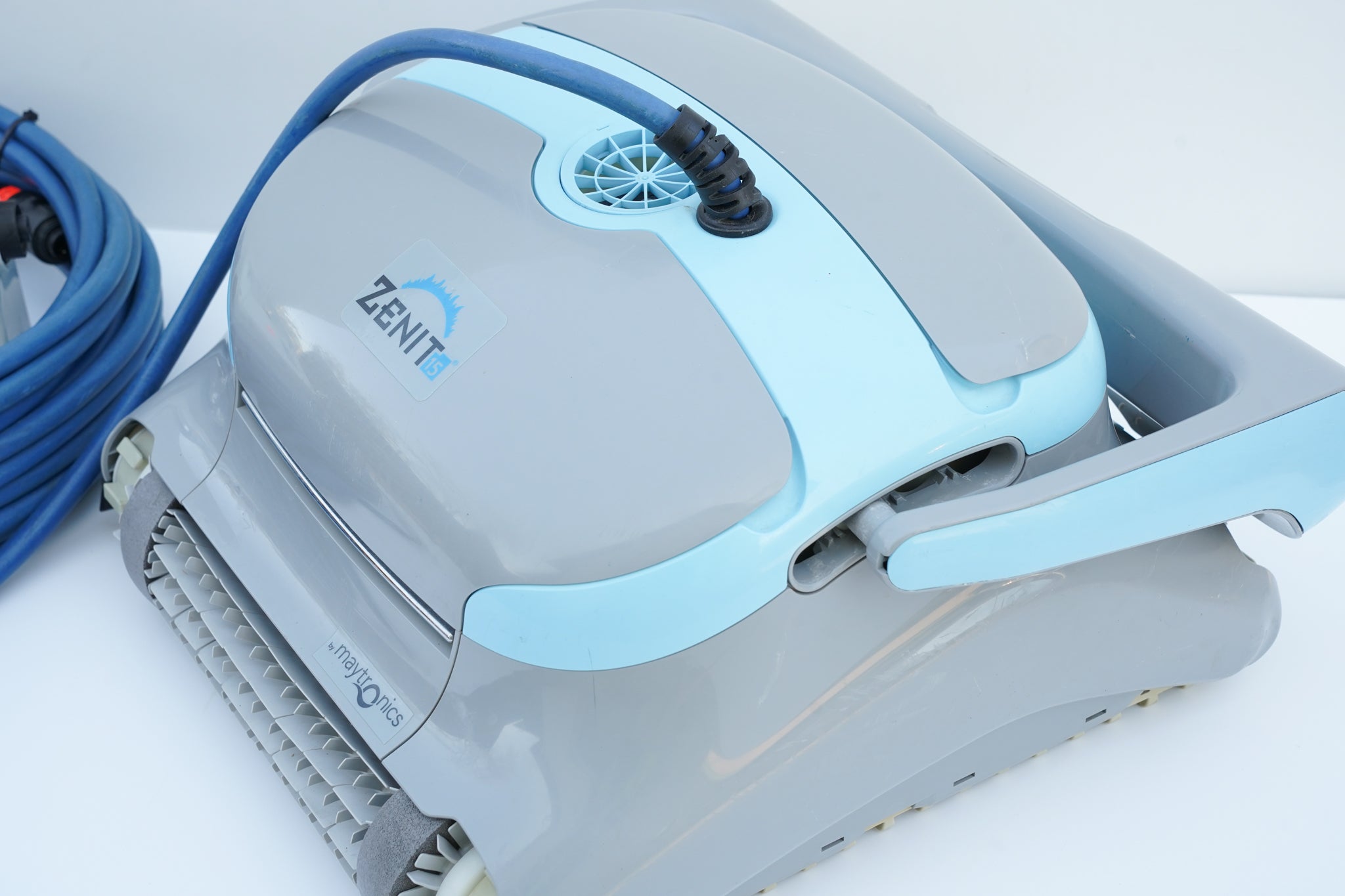 Robot de curățare pentru piscină Dolphin Maytronics Zenit 15