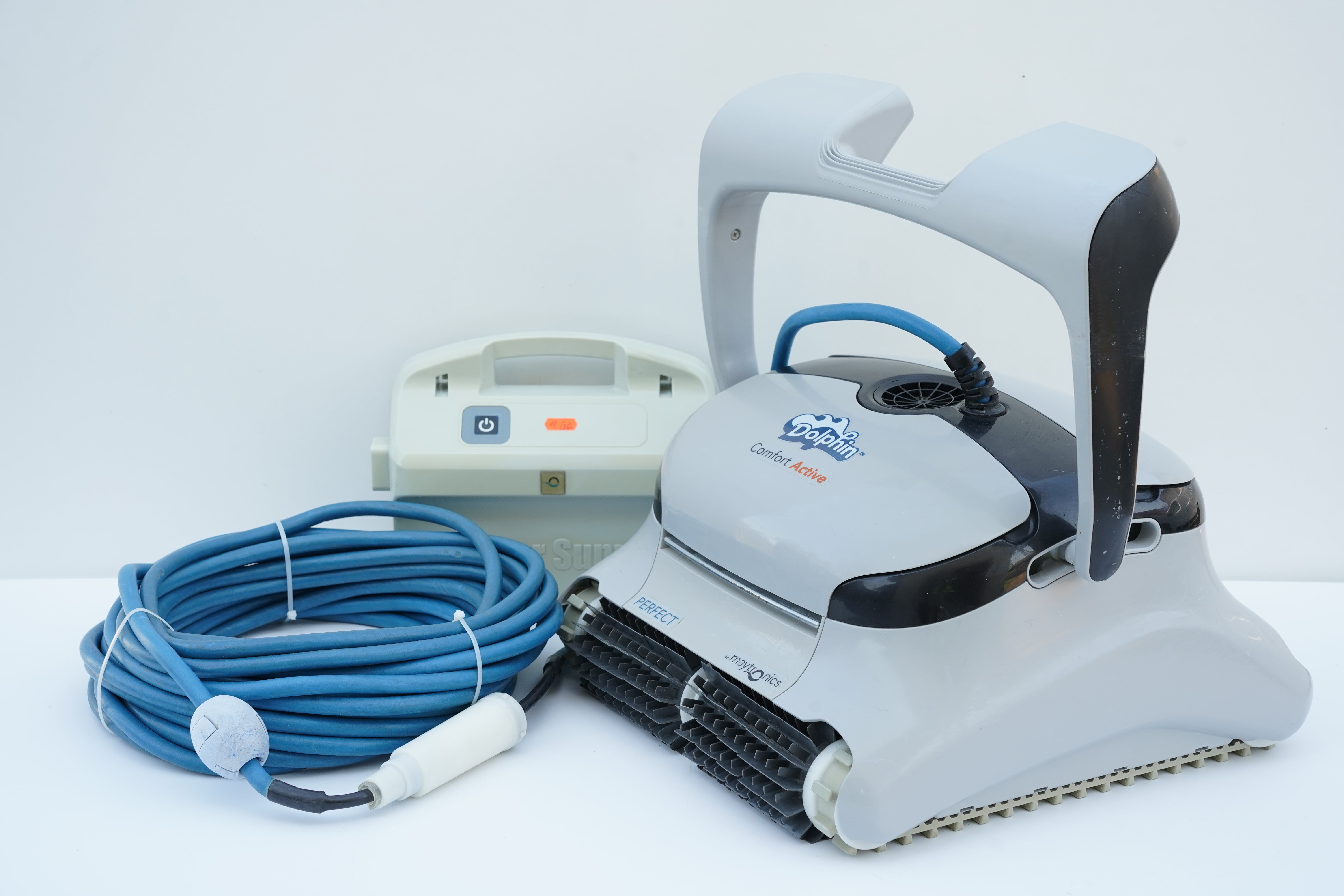 Robot curățare piscină Dolphin Maytronics Comfort Active