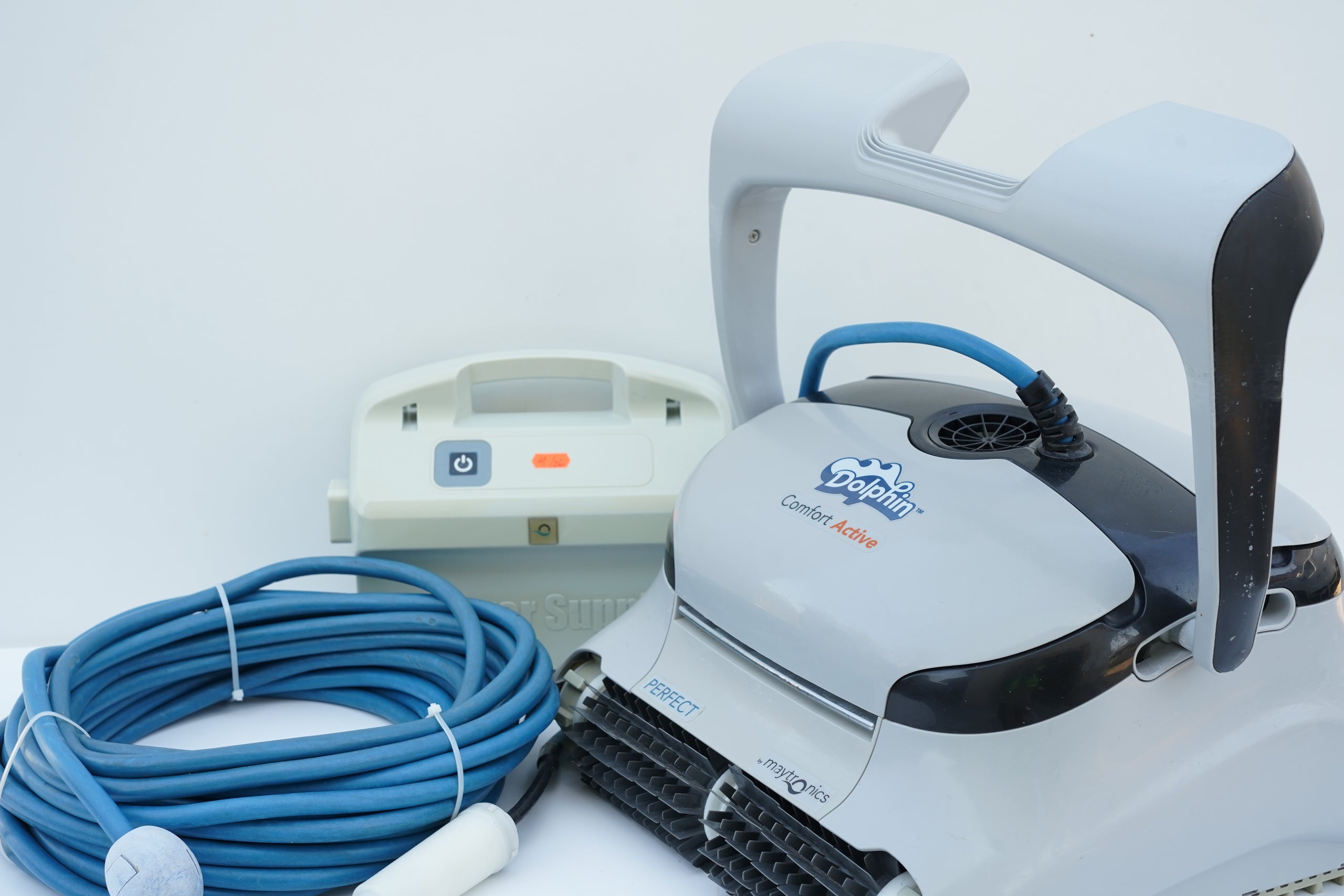 Robot curățare piscină Dolphin Maytronics Comfort Active