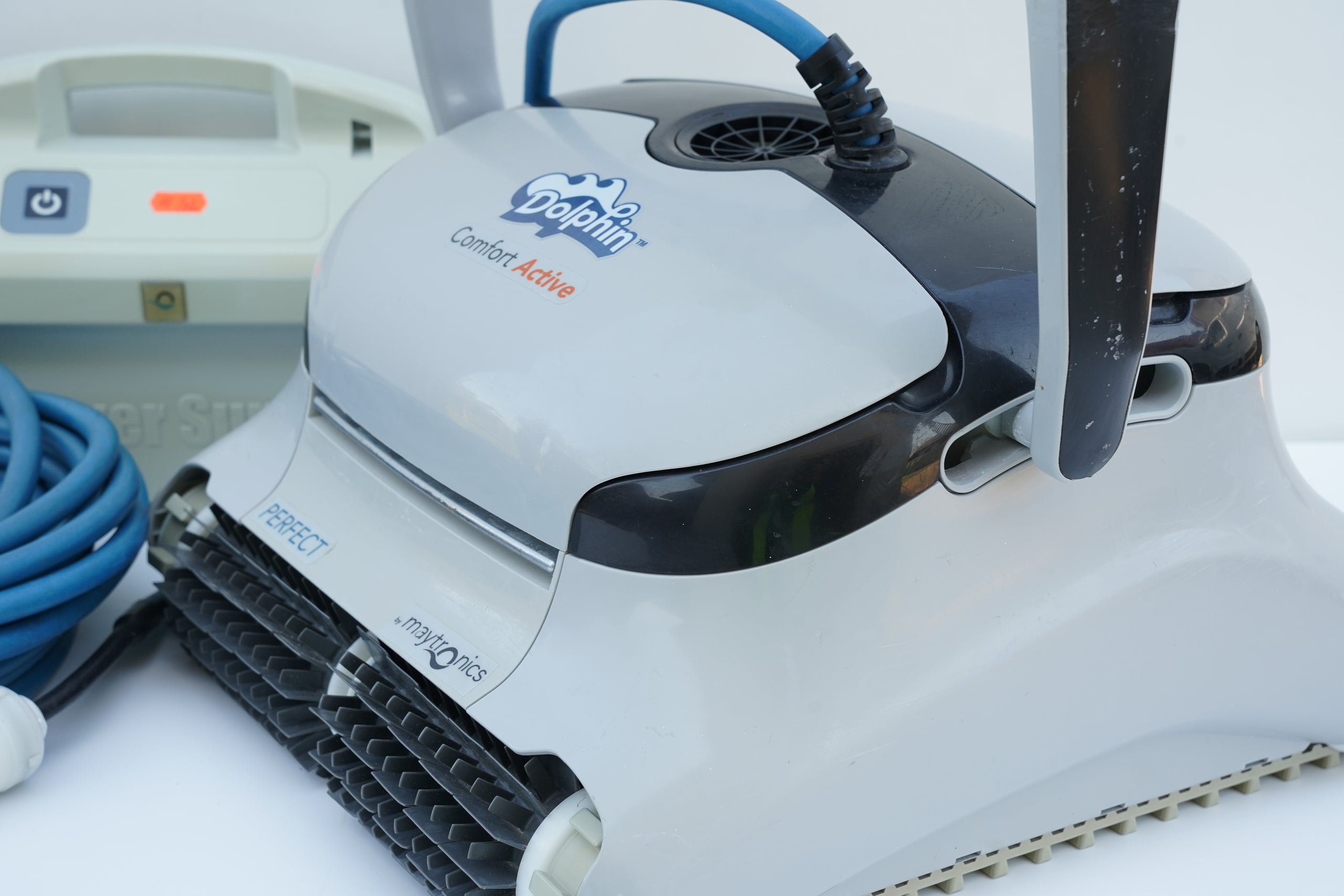 Robot curățare piscină Dolphin Maytronics Comfort Active