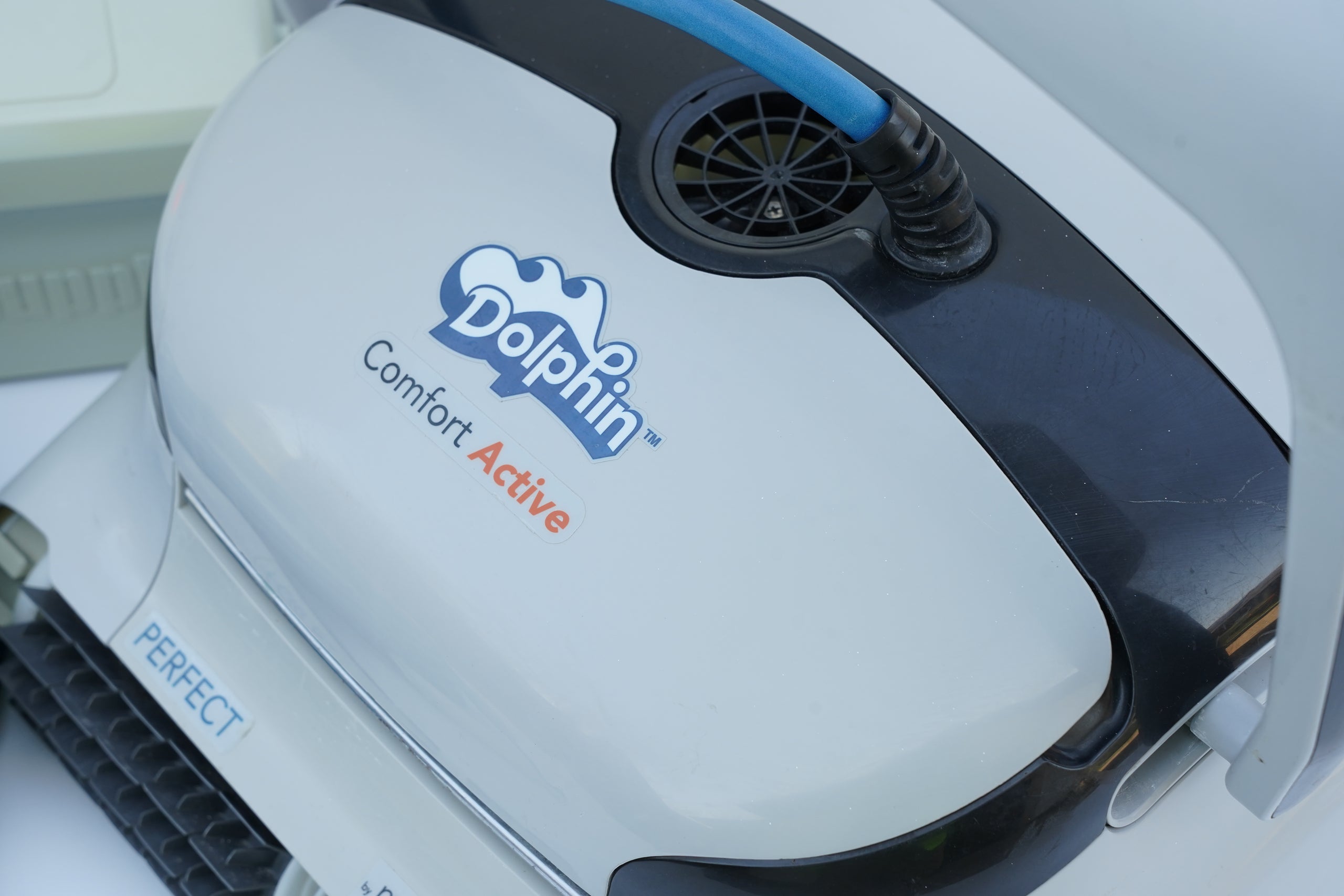 Robot curățare piscină Dolphin Maytronics Comfort Active