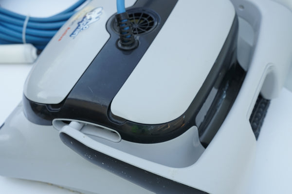 Robot curățare piscină Dolphin Maytronics Comfort Active