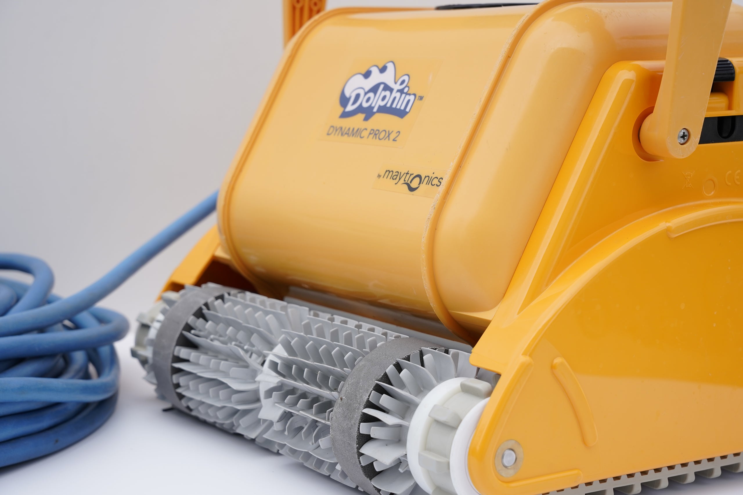 Robot de curățare pentru piscină Dolphin Dynamic Pro x2