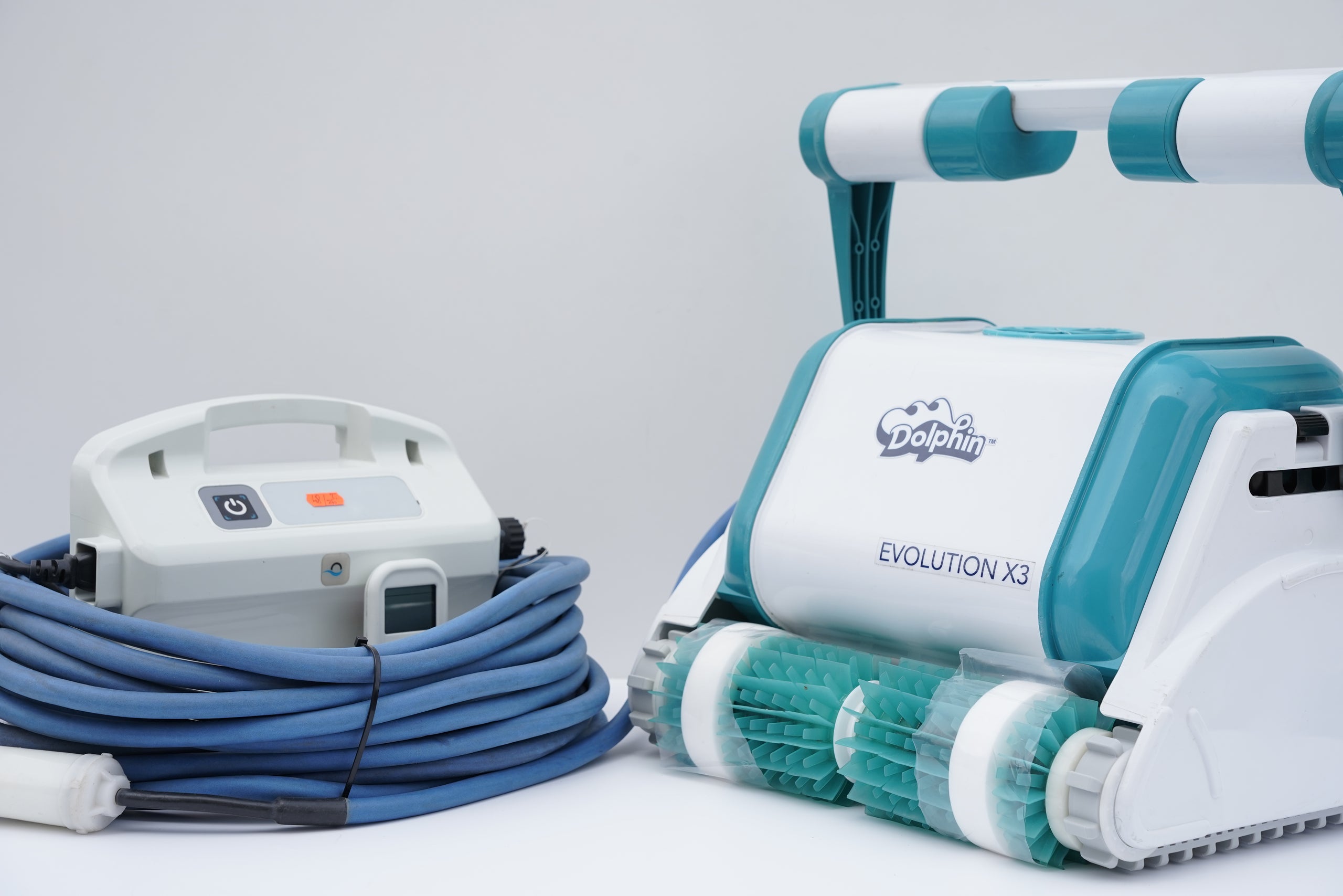 Robot curățare piscină Dolphin Evolution X3