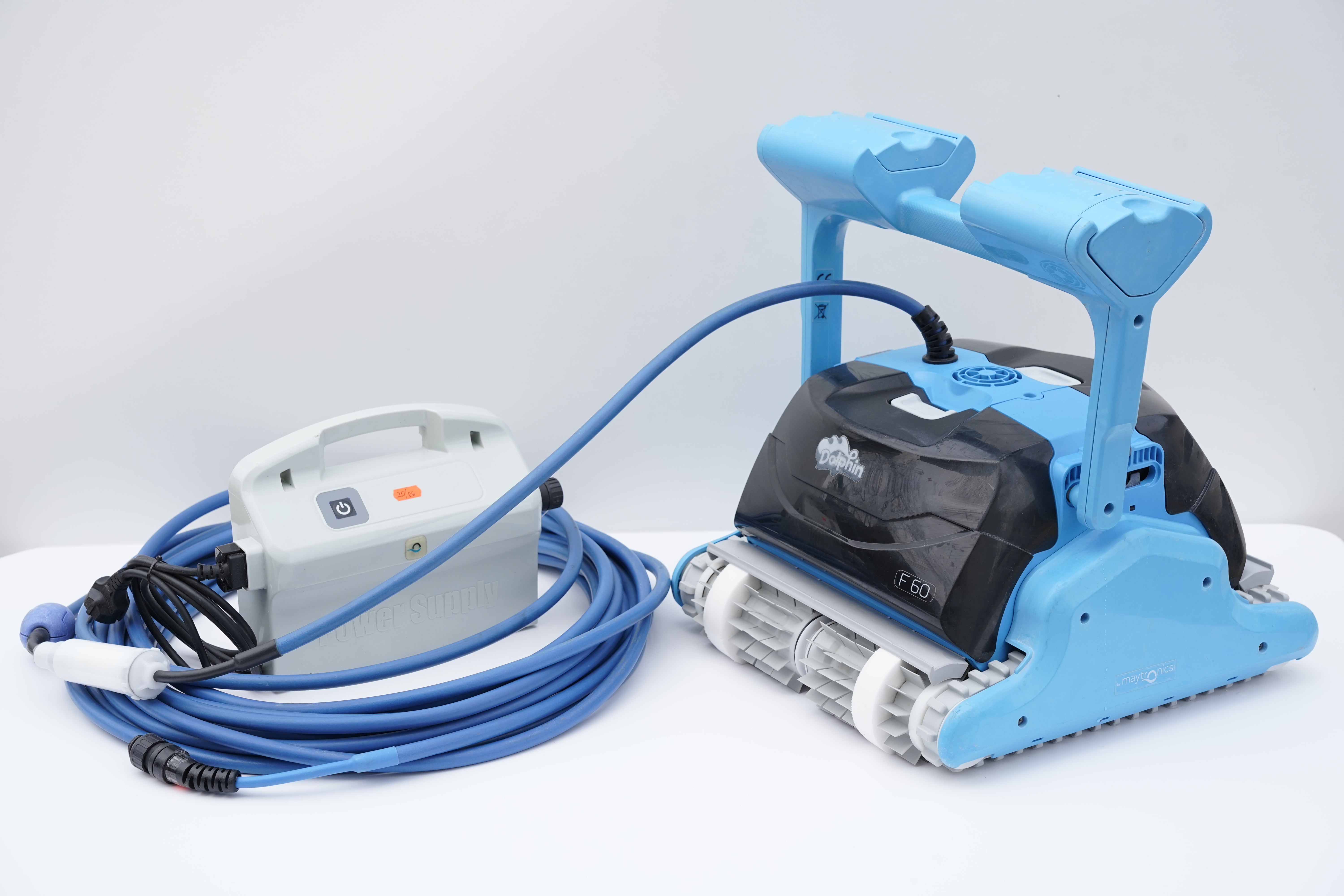 Robot curățare piscină Dolphin Maytronics F60
