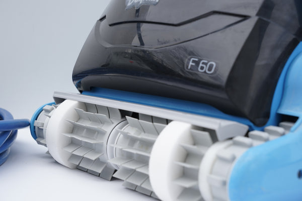 Robot curățare piscină Dolphin Maytronics F60