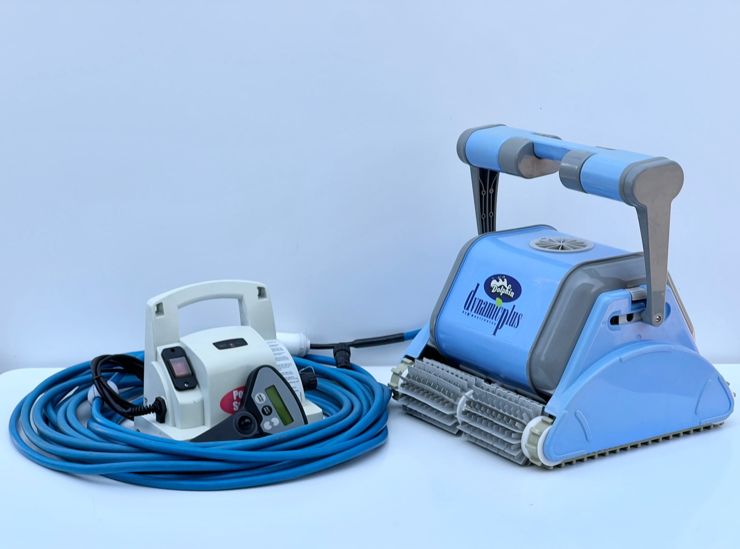 Robot de curățare pentru piscină Dolphin Dynamic Plus