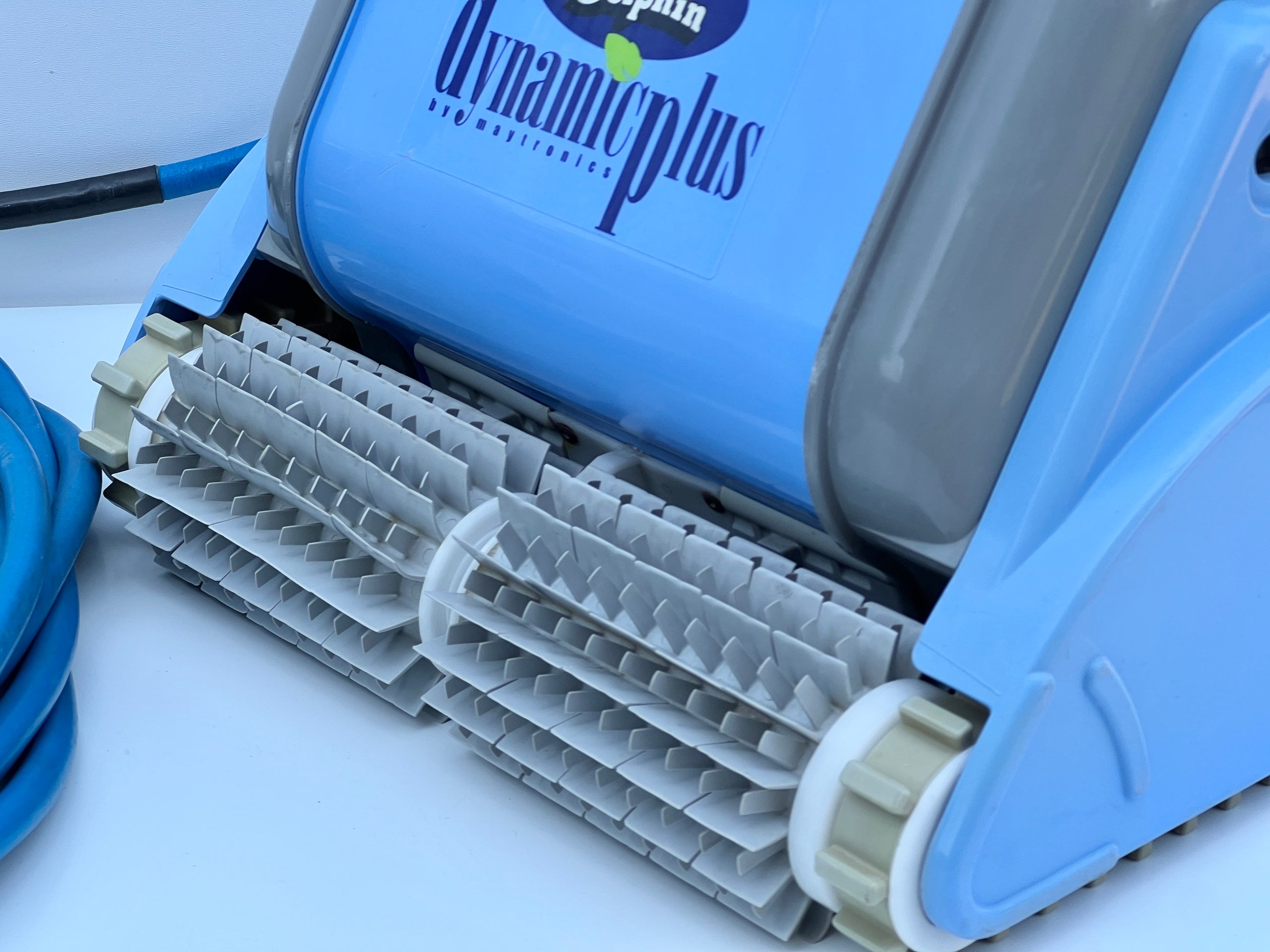 Robot de curățare pentru piscină Dolphin Dynamic Plus