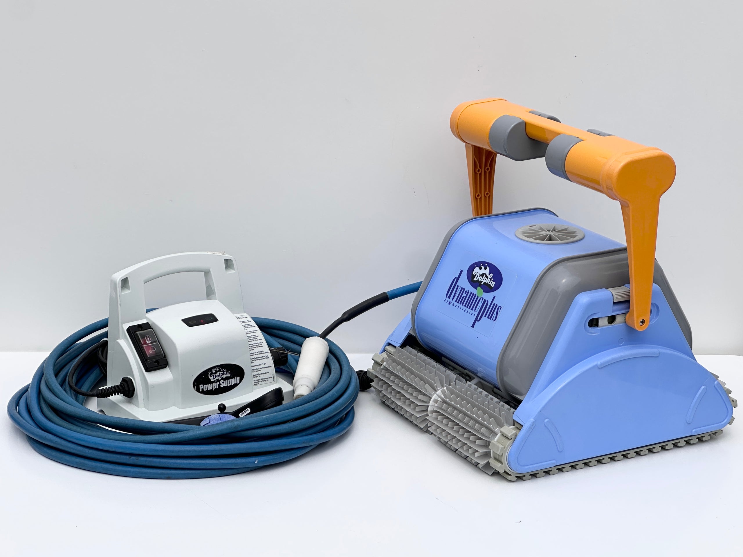 Robot de curățare pentru piscină Dolphin Dynamic Plus (PROX2 - Ciclu 6 Ore)