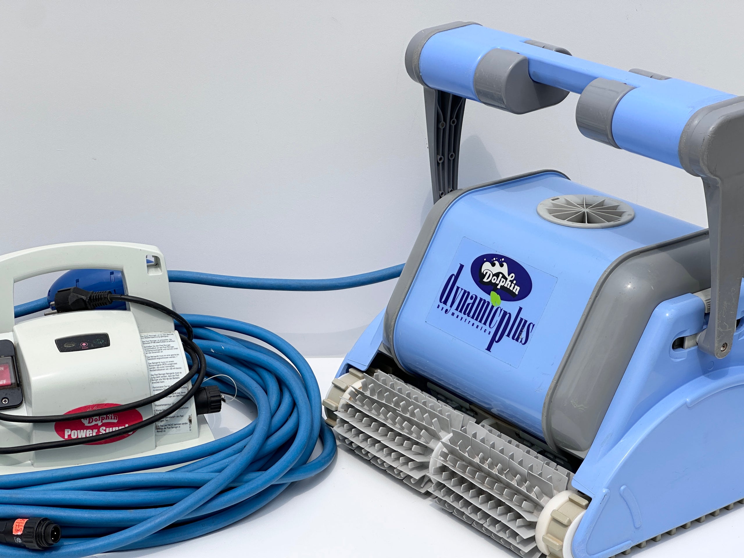 Robot de curățare pentru piscină Dolphin Dynamic Plus