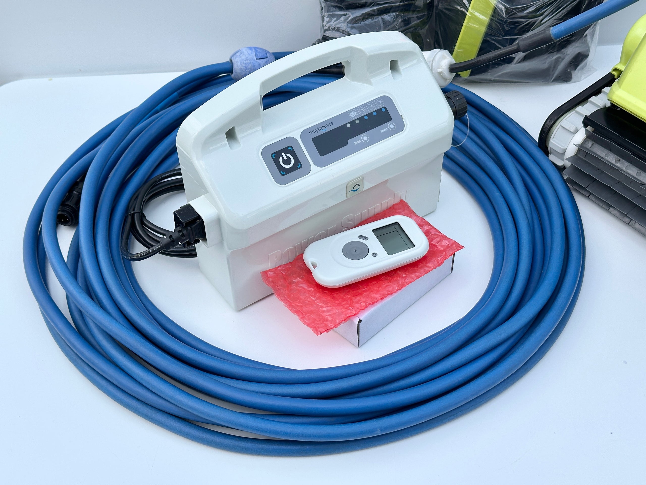 Robot de curățare pentru piscină Dolphin BIO Suction (Complet cu Accesorii BIO)