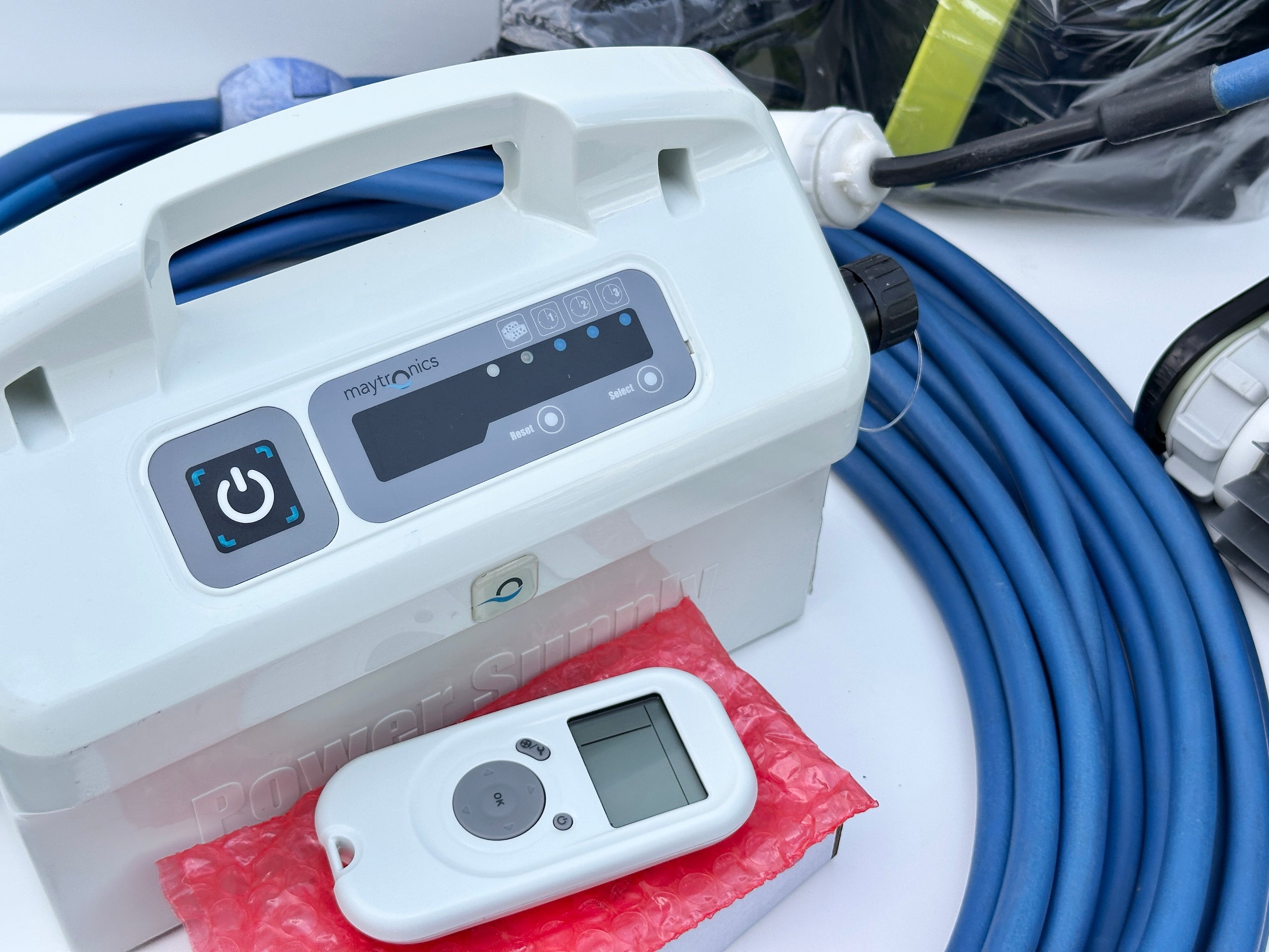 Robot de curățare pentru piscină Dolphin BIO Suction (Complet cu Accesorii BIO)