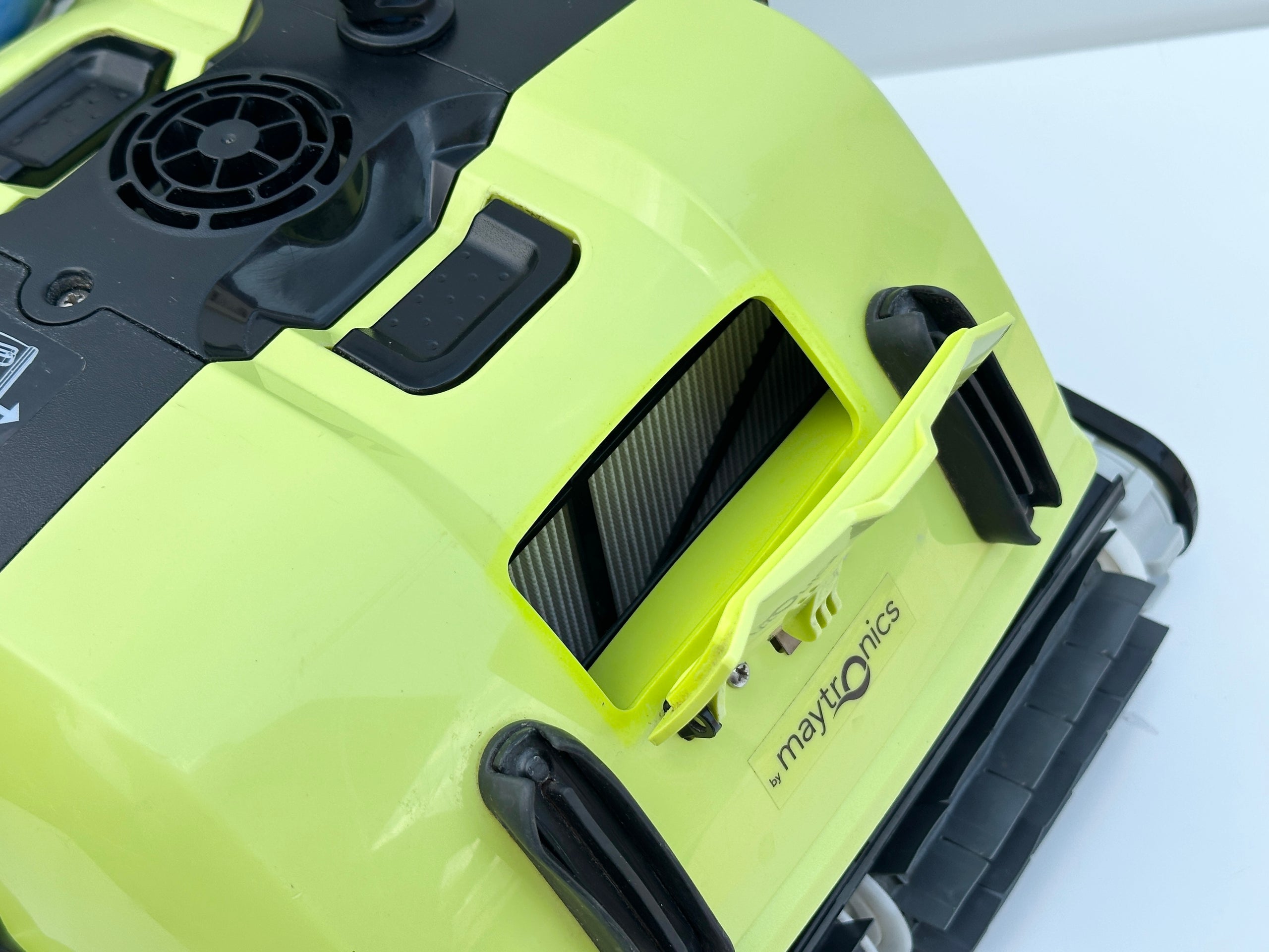 Robot de curățare pentru piscină Dolphin BIO Suction (Complet cu Accesorii BIO)