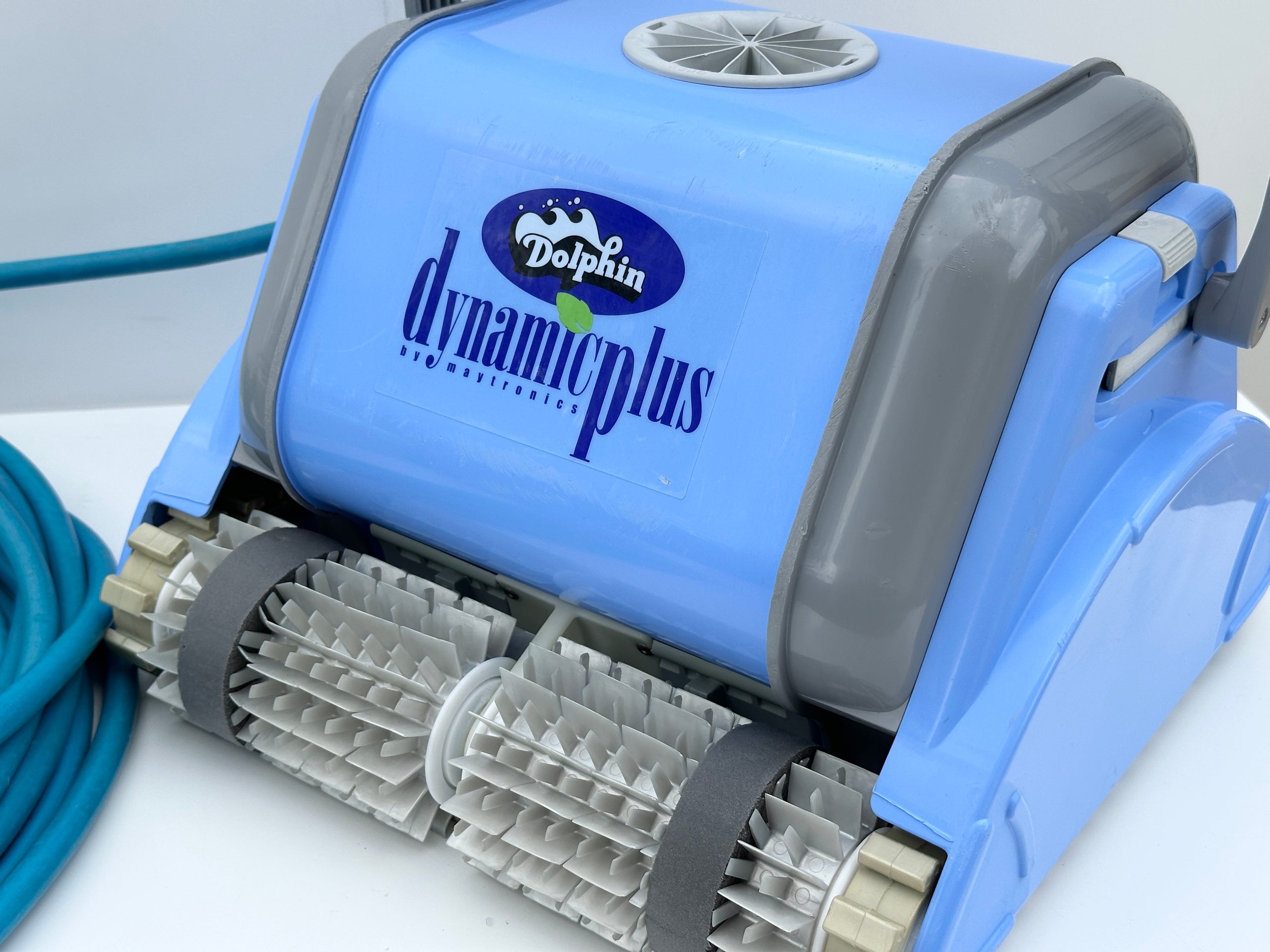 Robot de curățare pentru piscină Dolphin Dynamic Plus