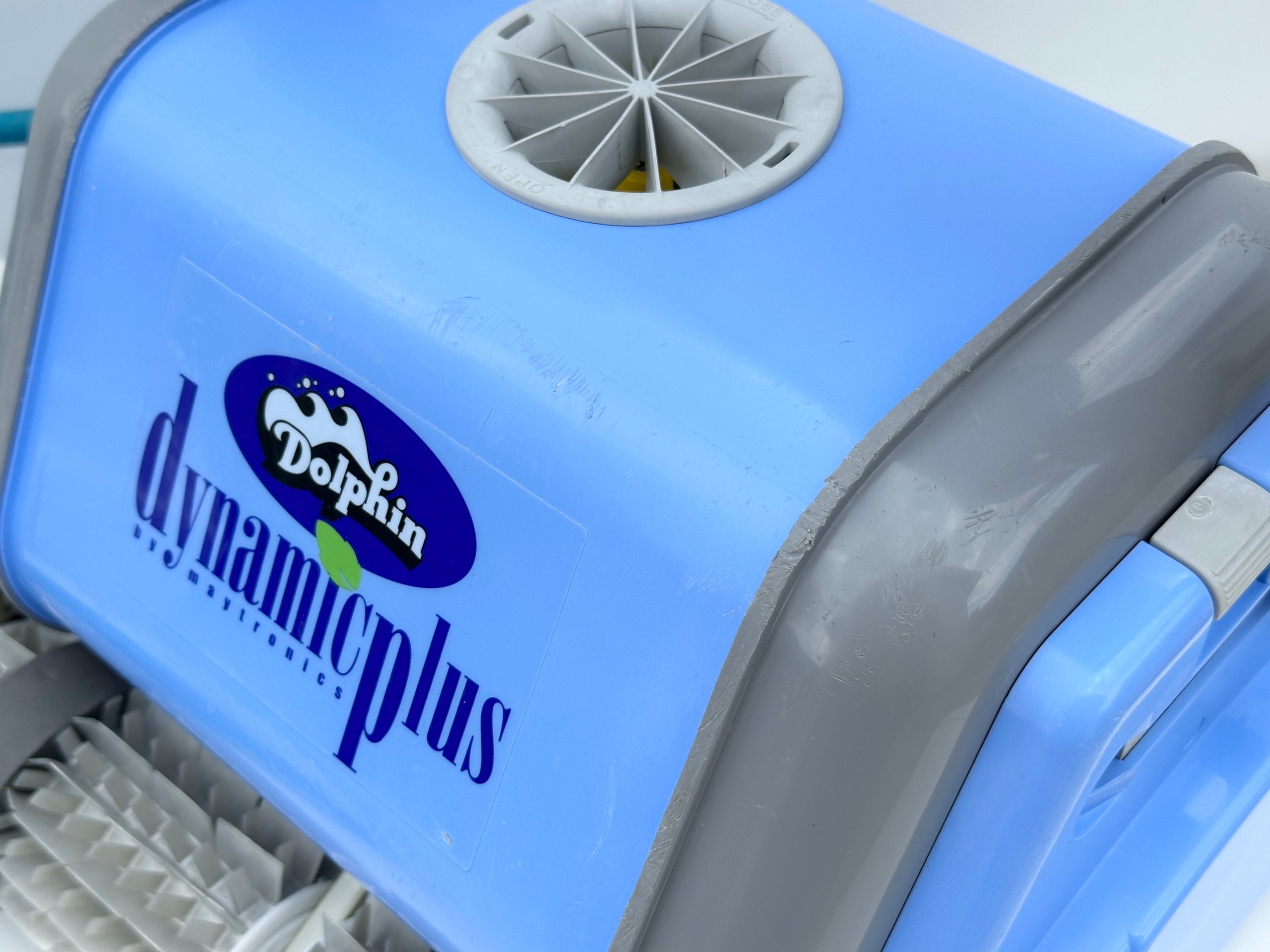 Robot de curățare pentru piscină Dolphin Dynamic Plus