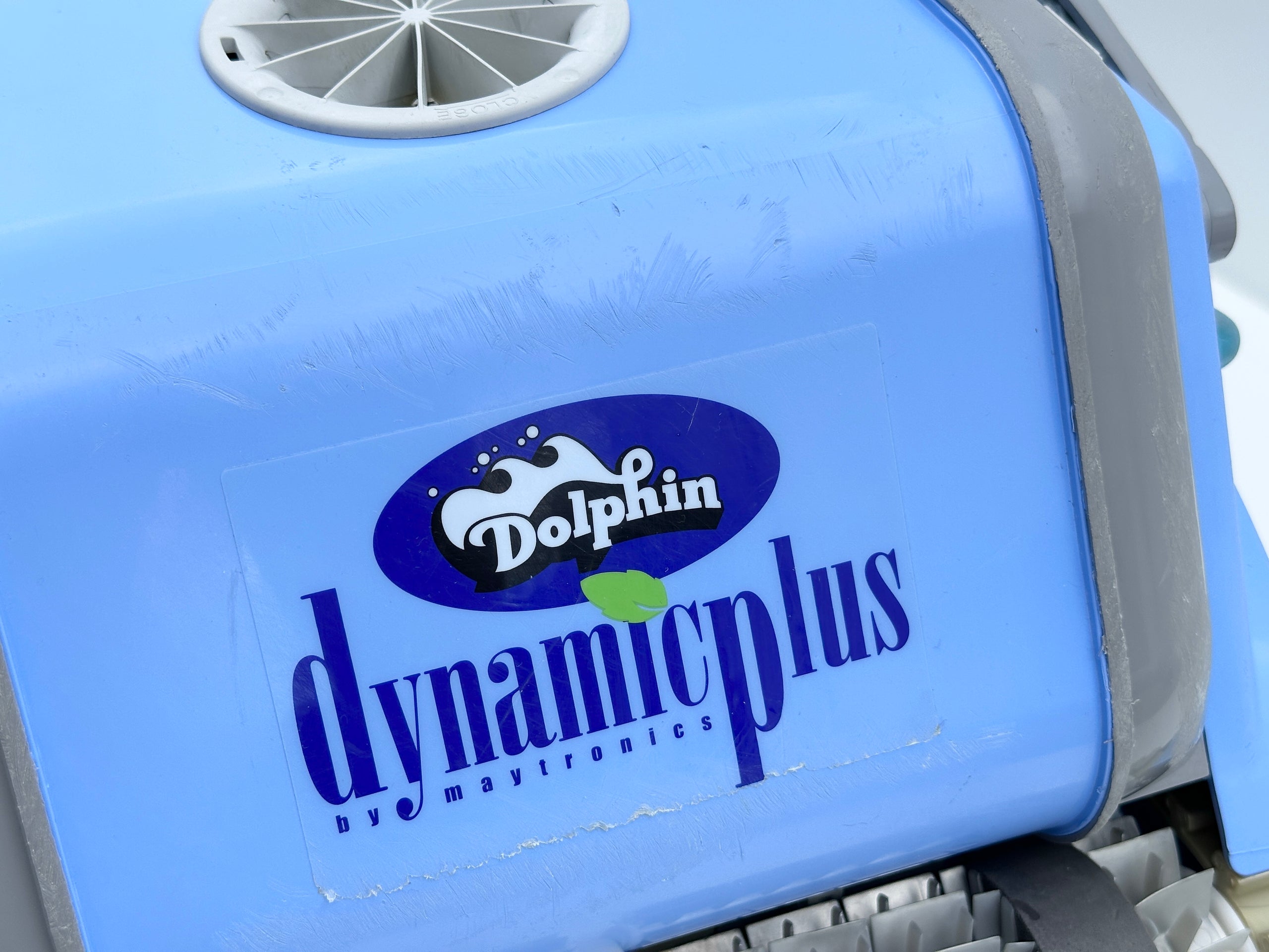 Robot de curățare pentru piscină Dolphin Dynamic Plus