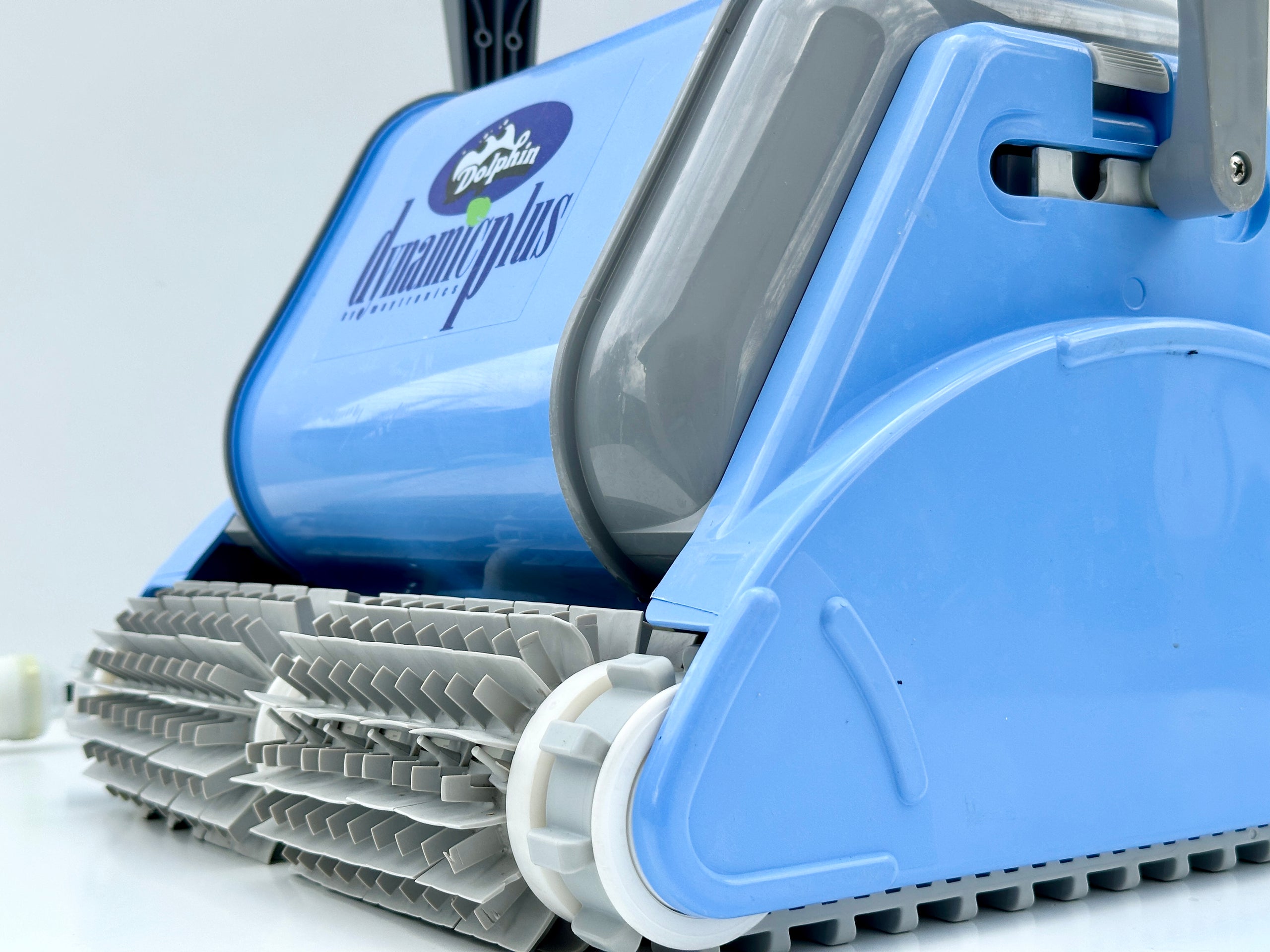Robot de curățare pentru piscină Dolphin Dynamic Plus