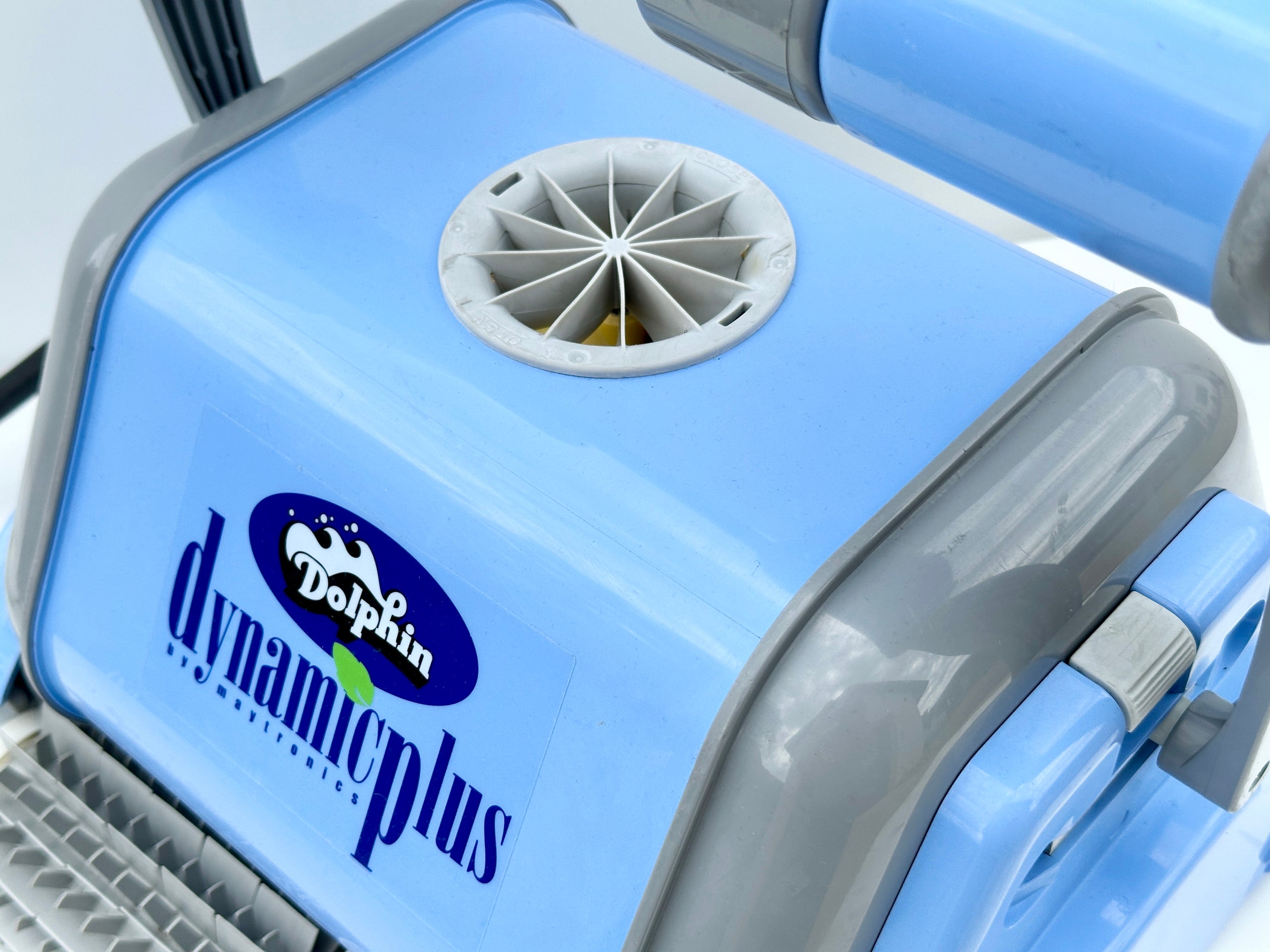 Robot de curățare pentru piscină Dolphin Dynamic Plus