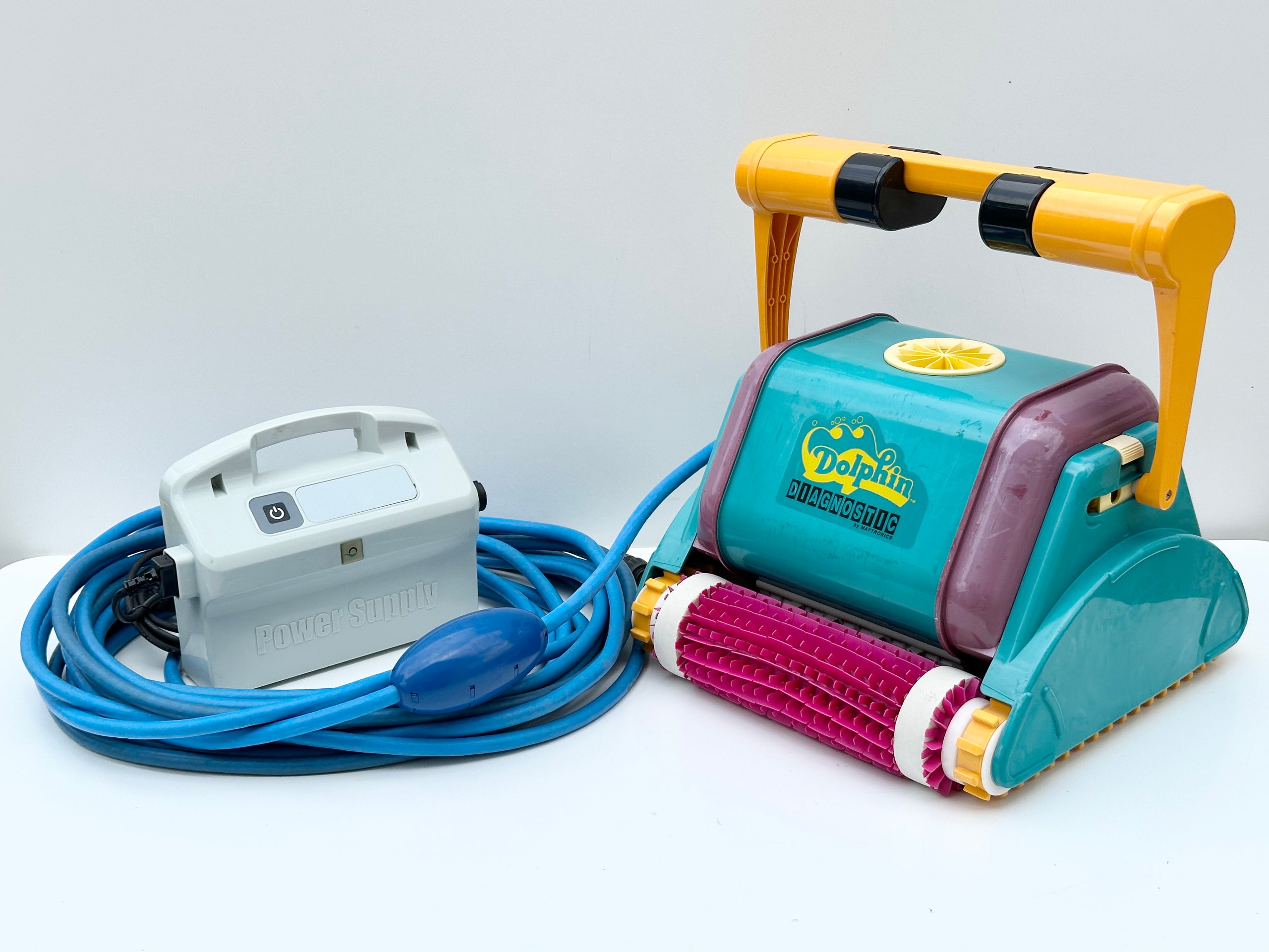 Robot de curățare pentru piscină Dolphin Diagnostic 2001