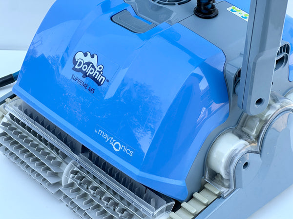 Robot de curățare pentru piscină Dolphin Supreme M5