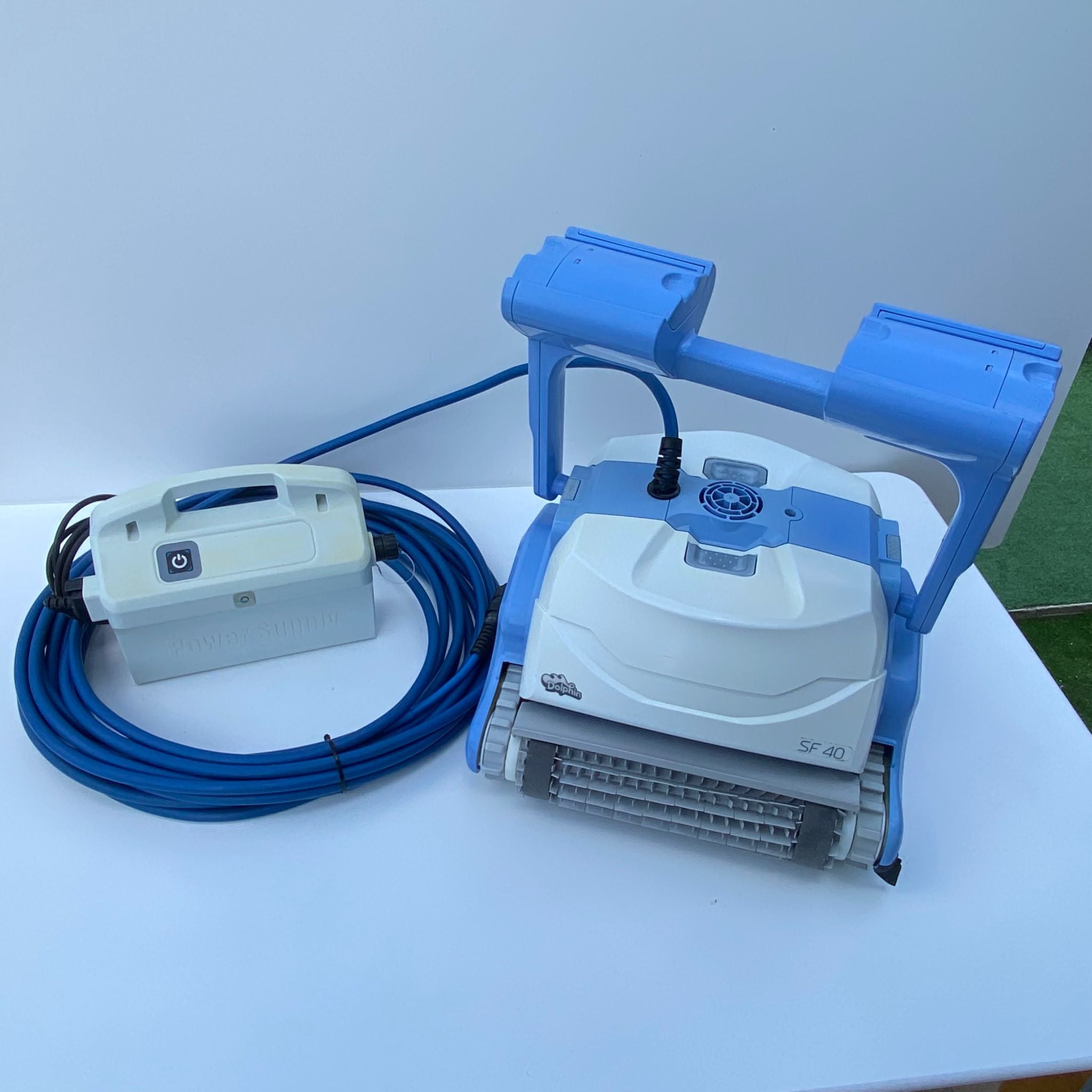 Robot de curățare pentru piscină Dolphin Maytronics SF40