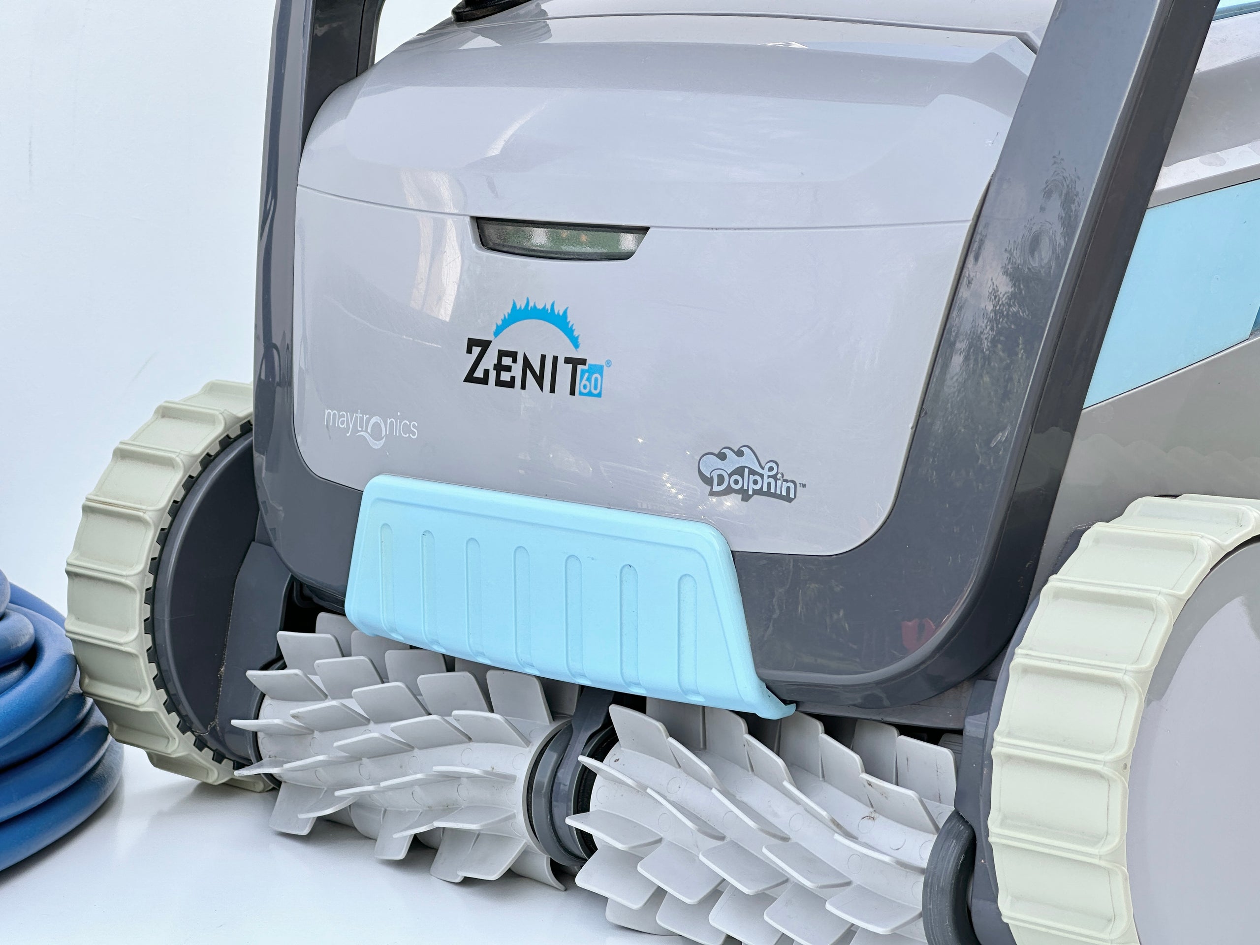 Robot de curățare pentru piscină Dolphin Maytronics Zenit 60
