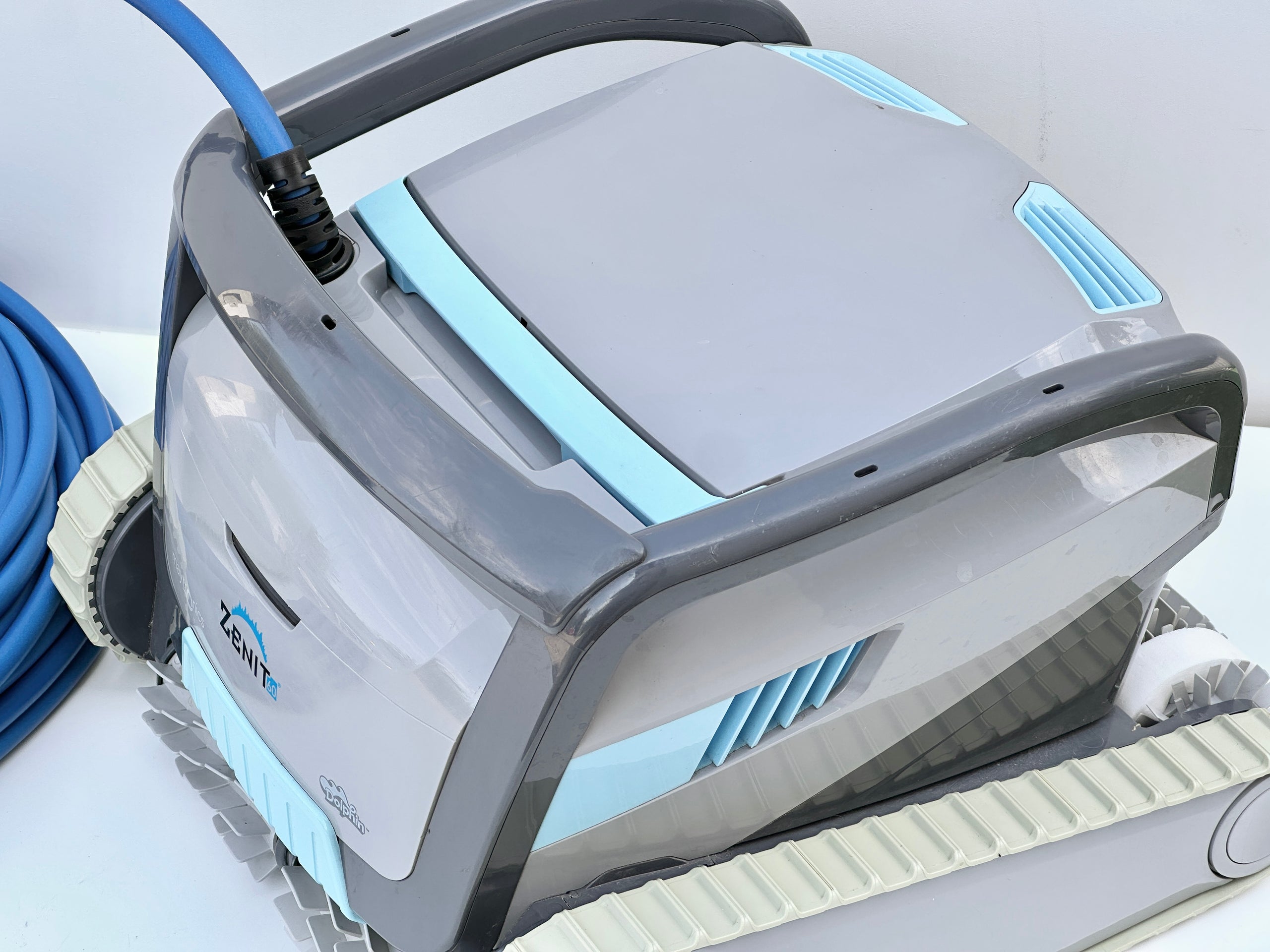 Robot de curățare pentru piscină Dolphin Maytronics Zenit 60