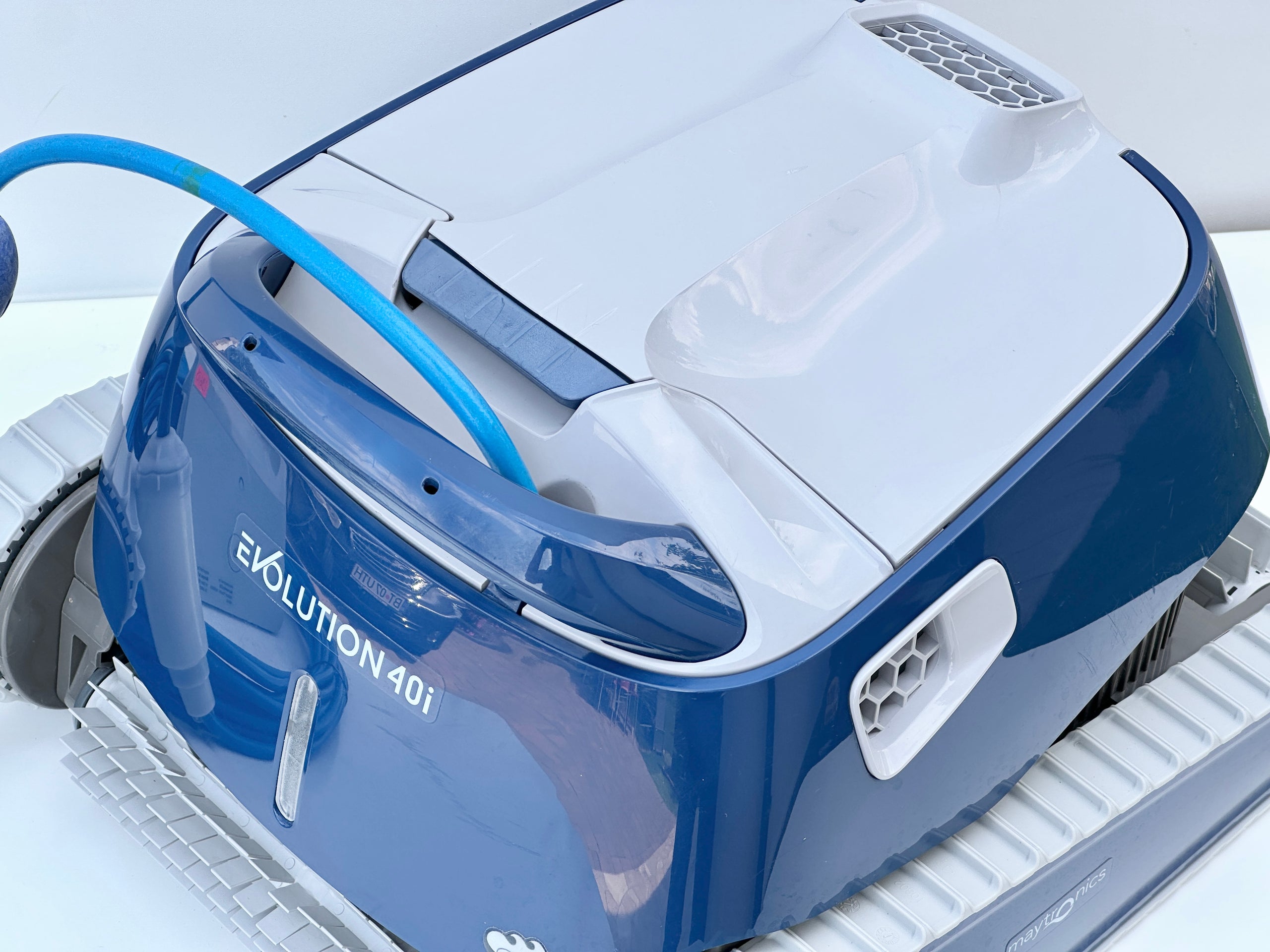Robot de curățare pentru piscină Dolphin Maytronics Evolution 40i