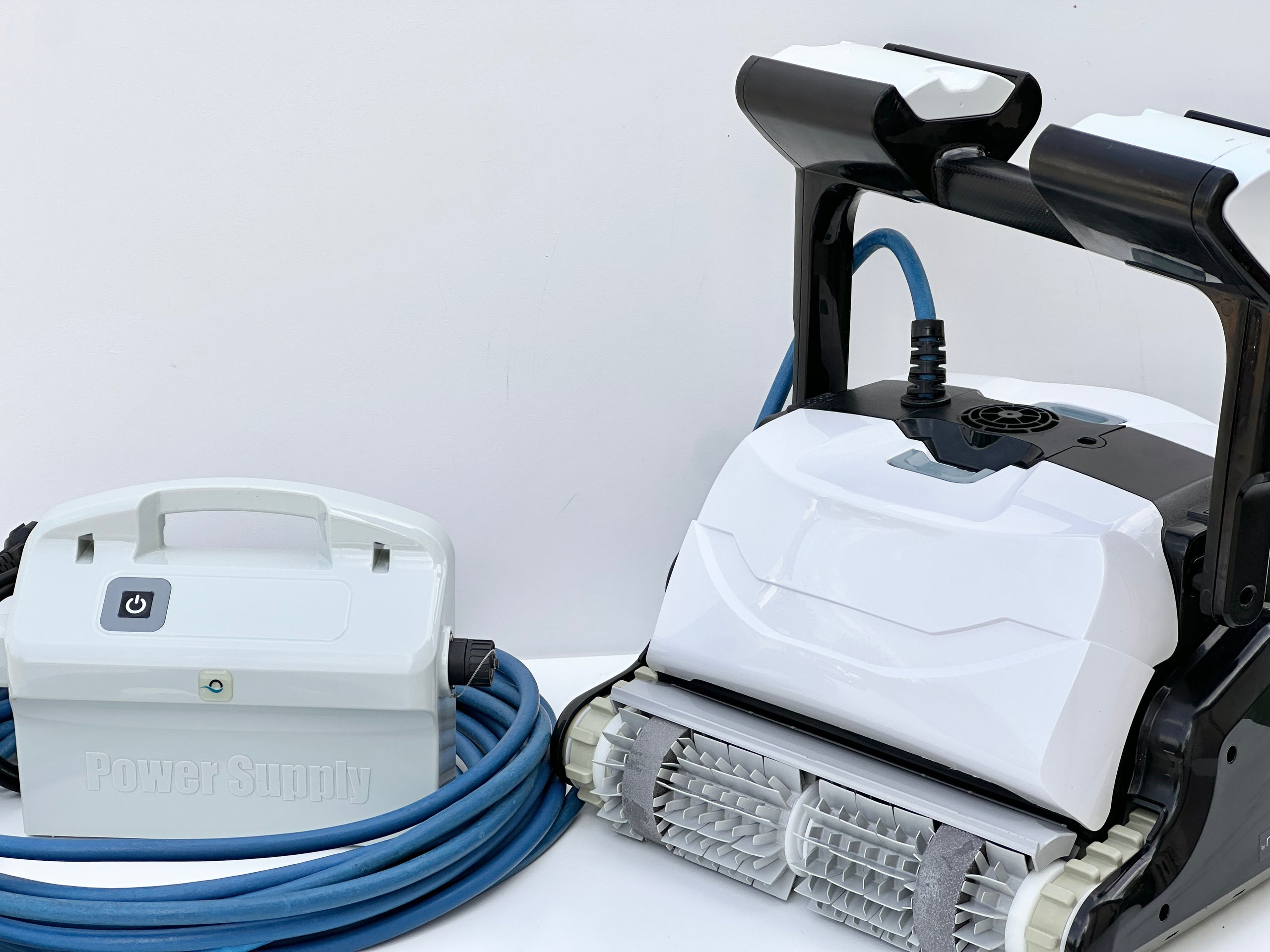 Robot de curățare pentru piscină Dolphin Maytronics PS50