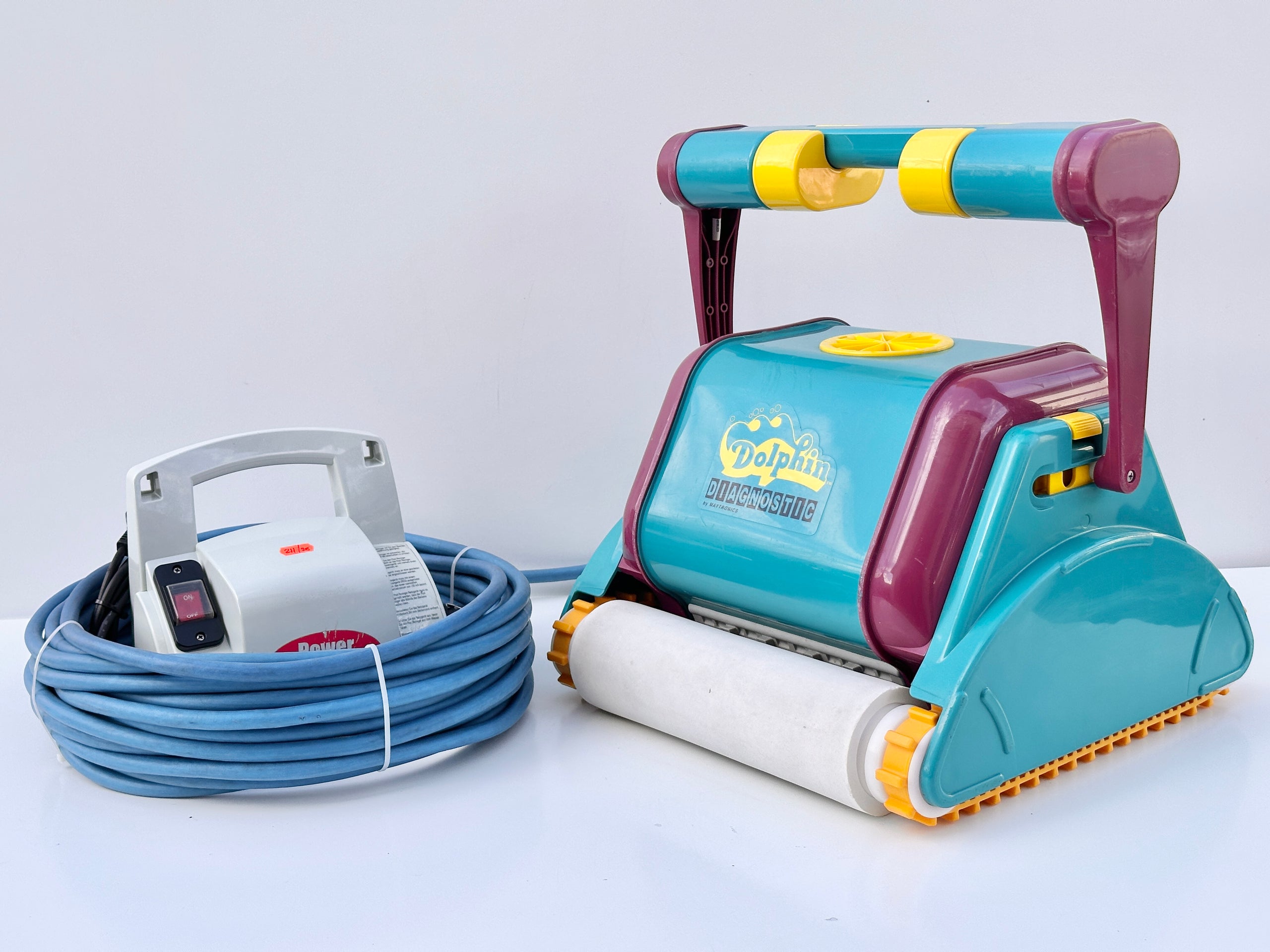 Robot de curățare pentru piscină Dolphin Diagnostic 2001