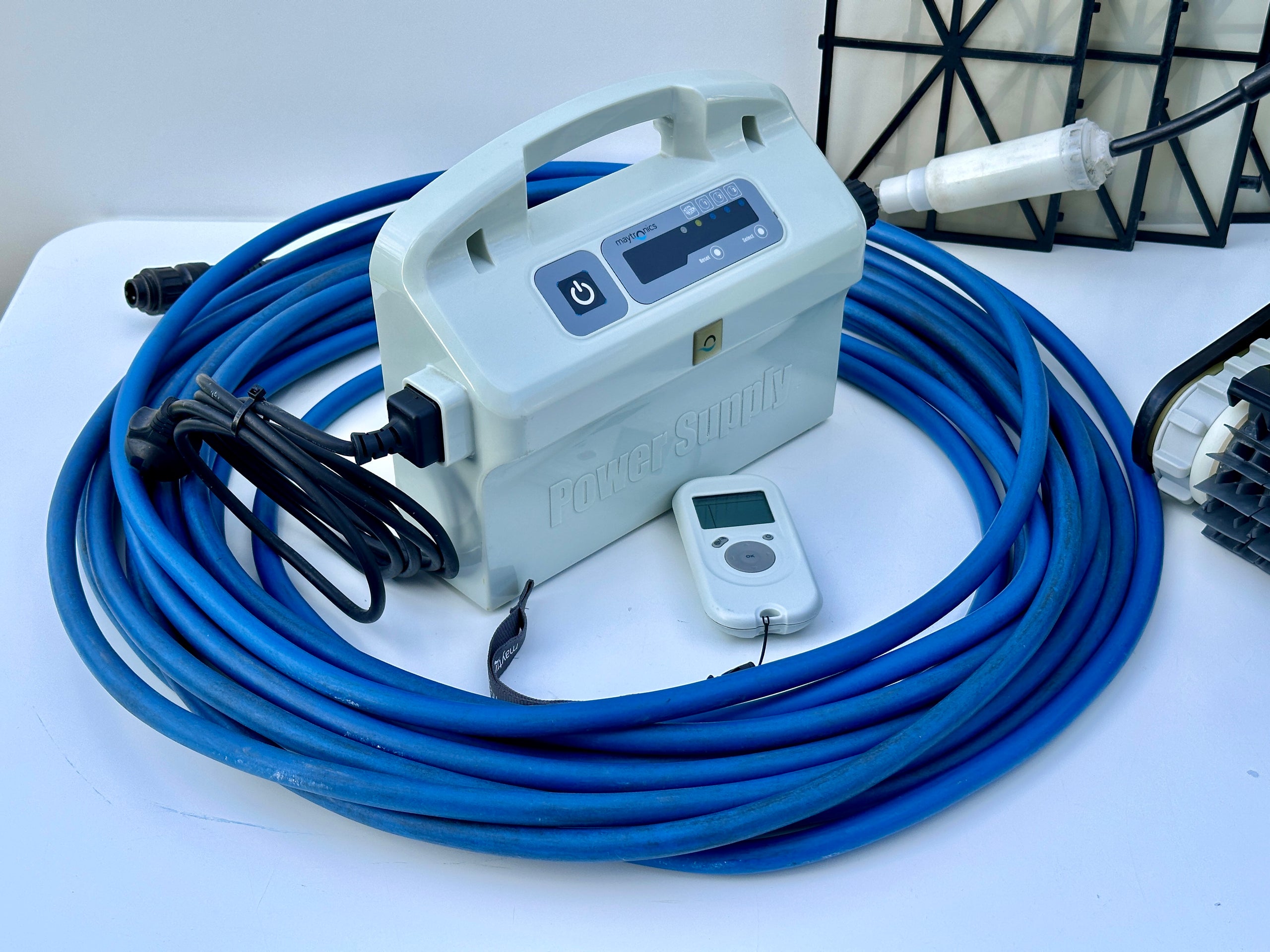 Robot de curățare pentru piscină Dolphin BIO Suction