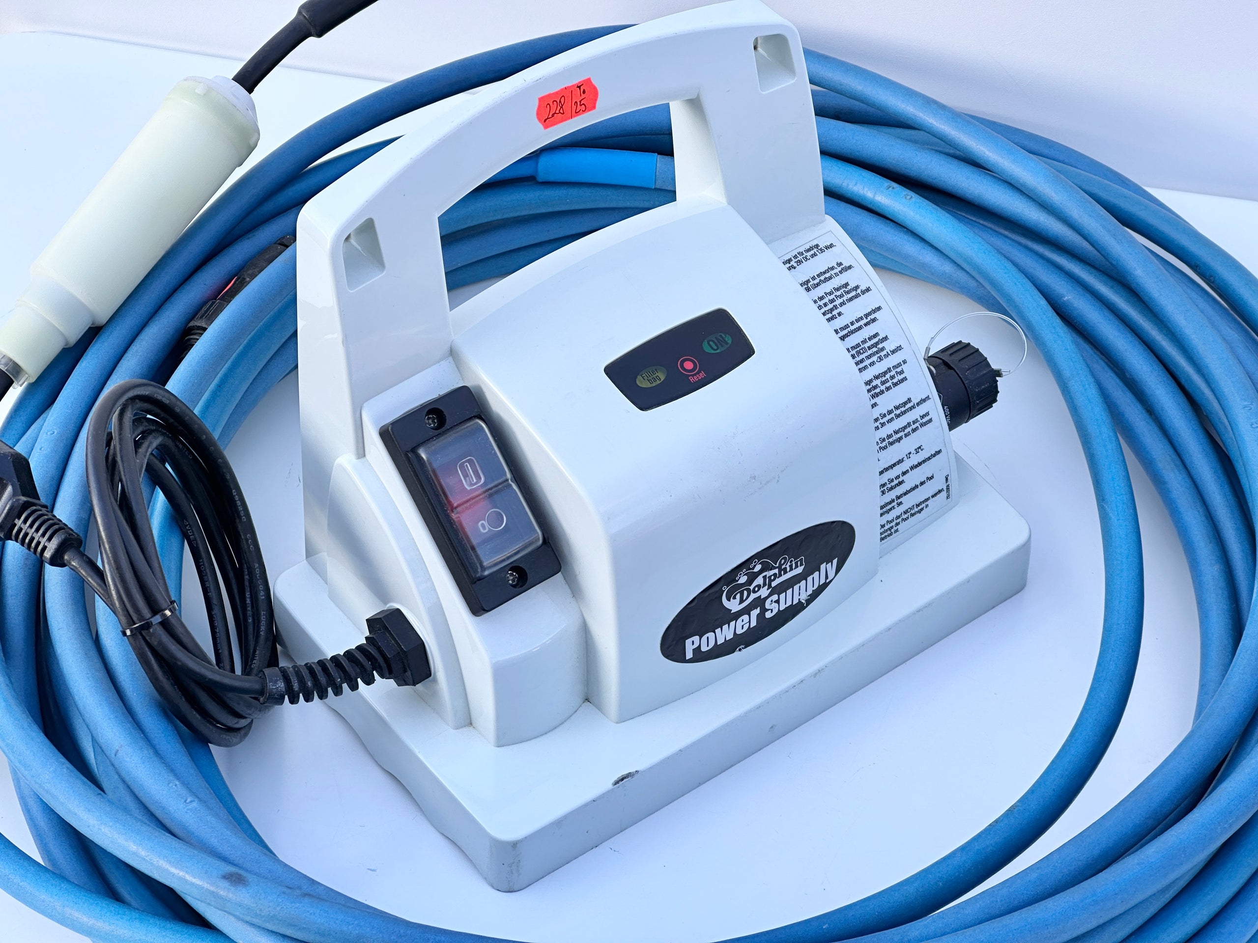 Robot de curățare pentru piscină Dolphin Dynamic Plus