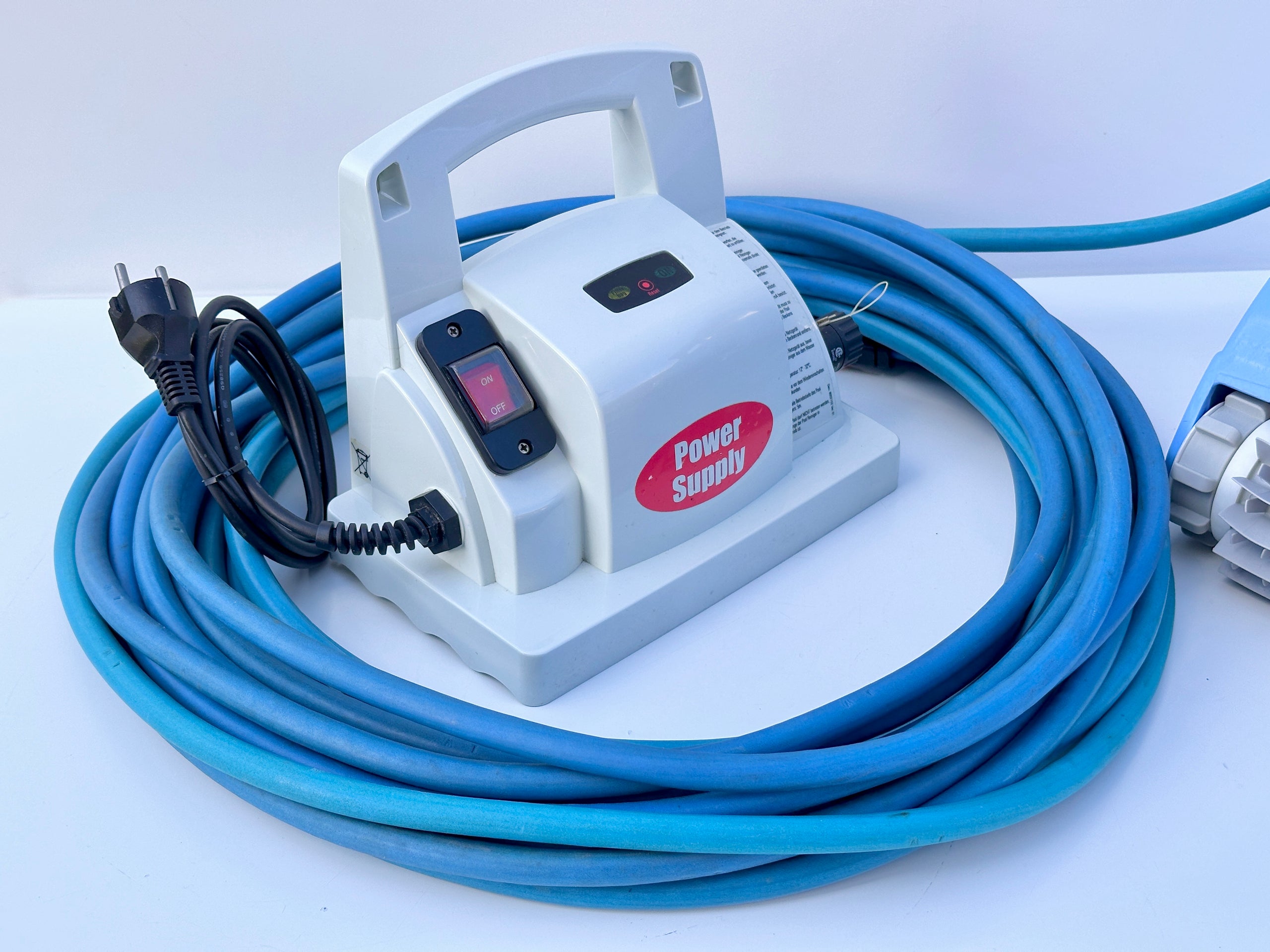 Robot de curățare pentru piscină Dolphin Dynamic Plus