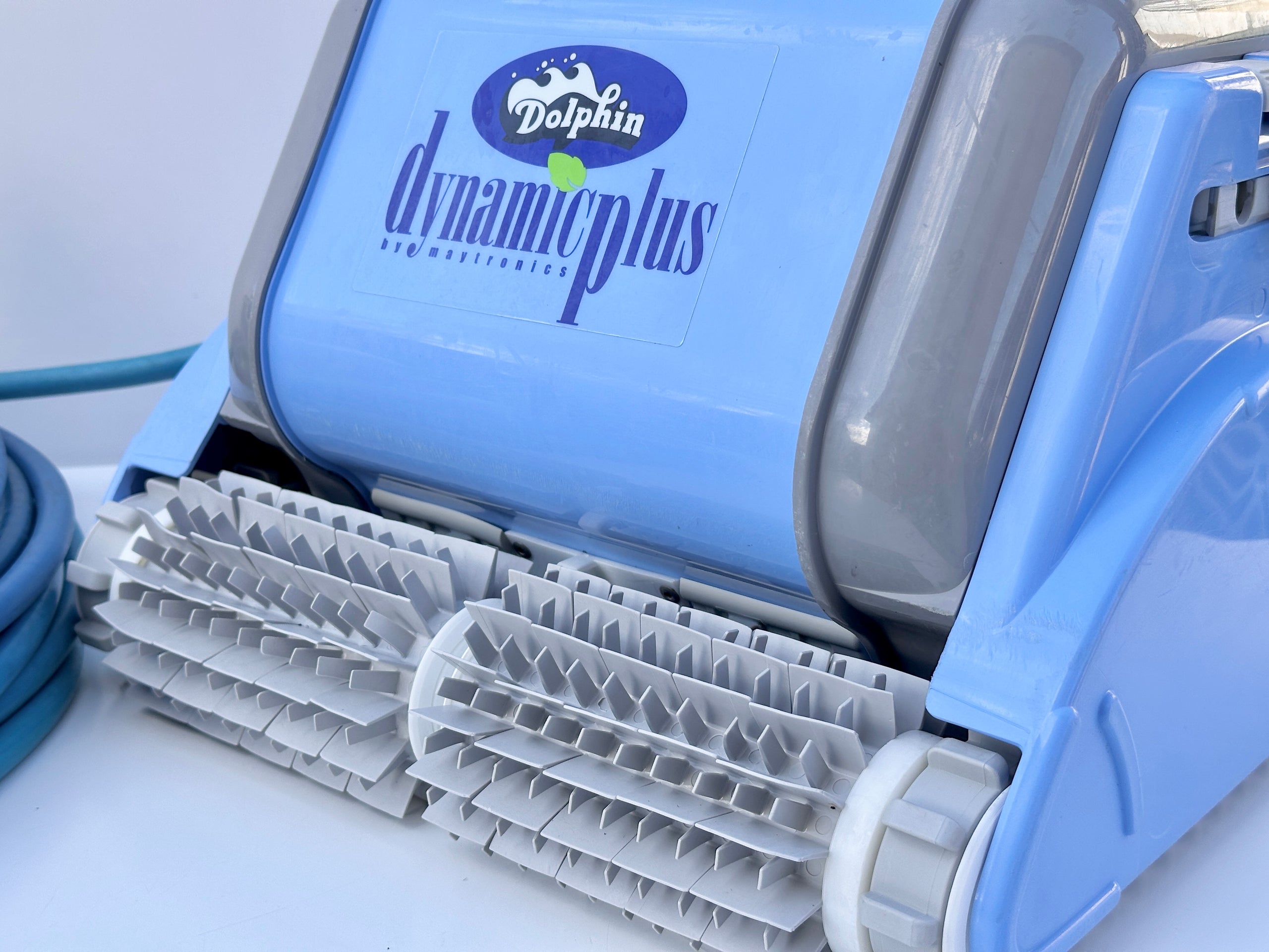 Robot de curățare pentru piscină Dolphin Dynamic Plus