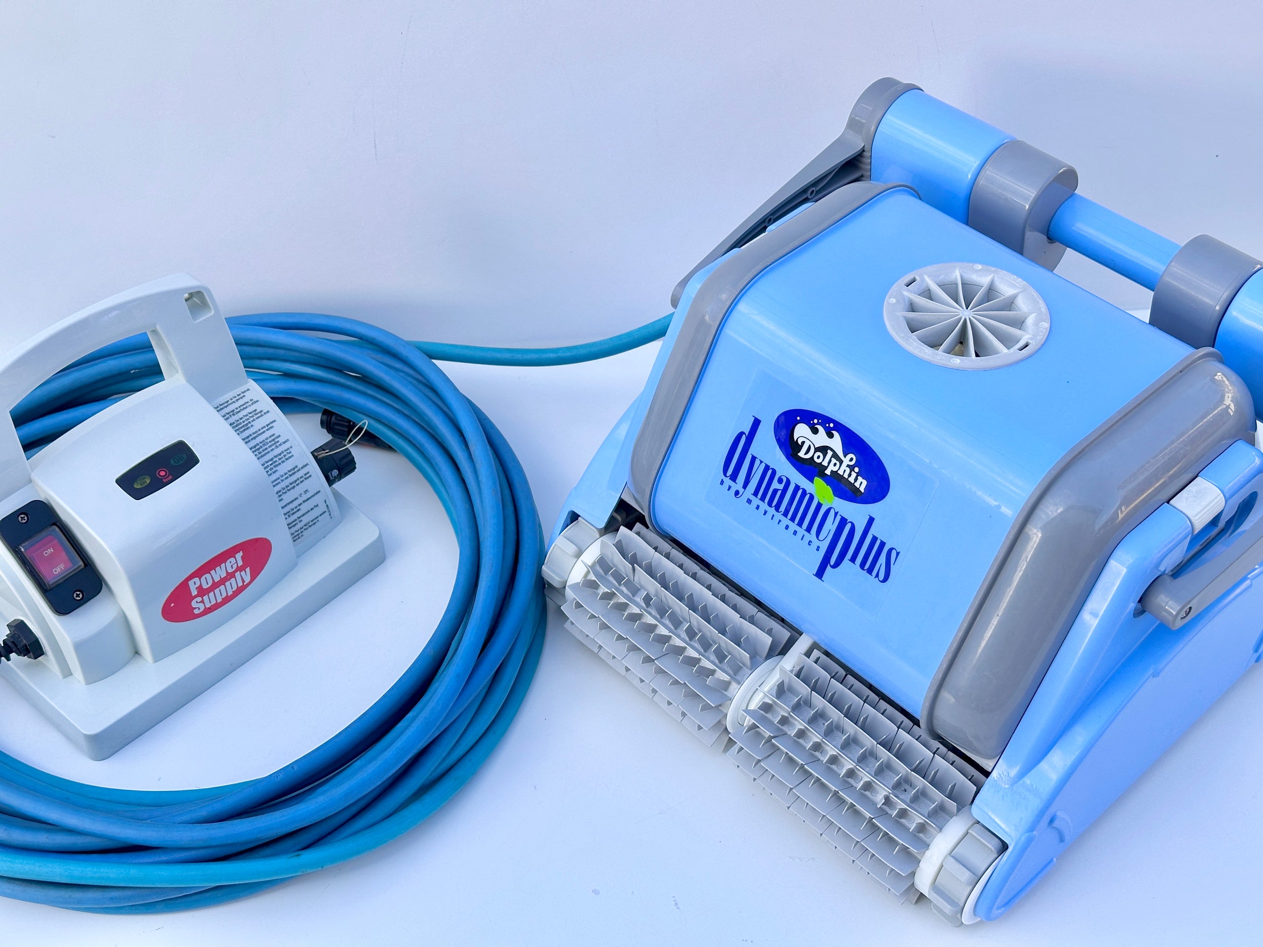 Robot de curățare pentru piscină Dolphin Dynamic Plus