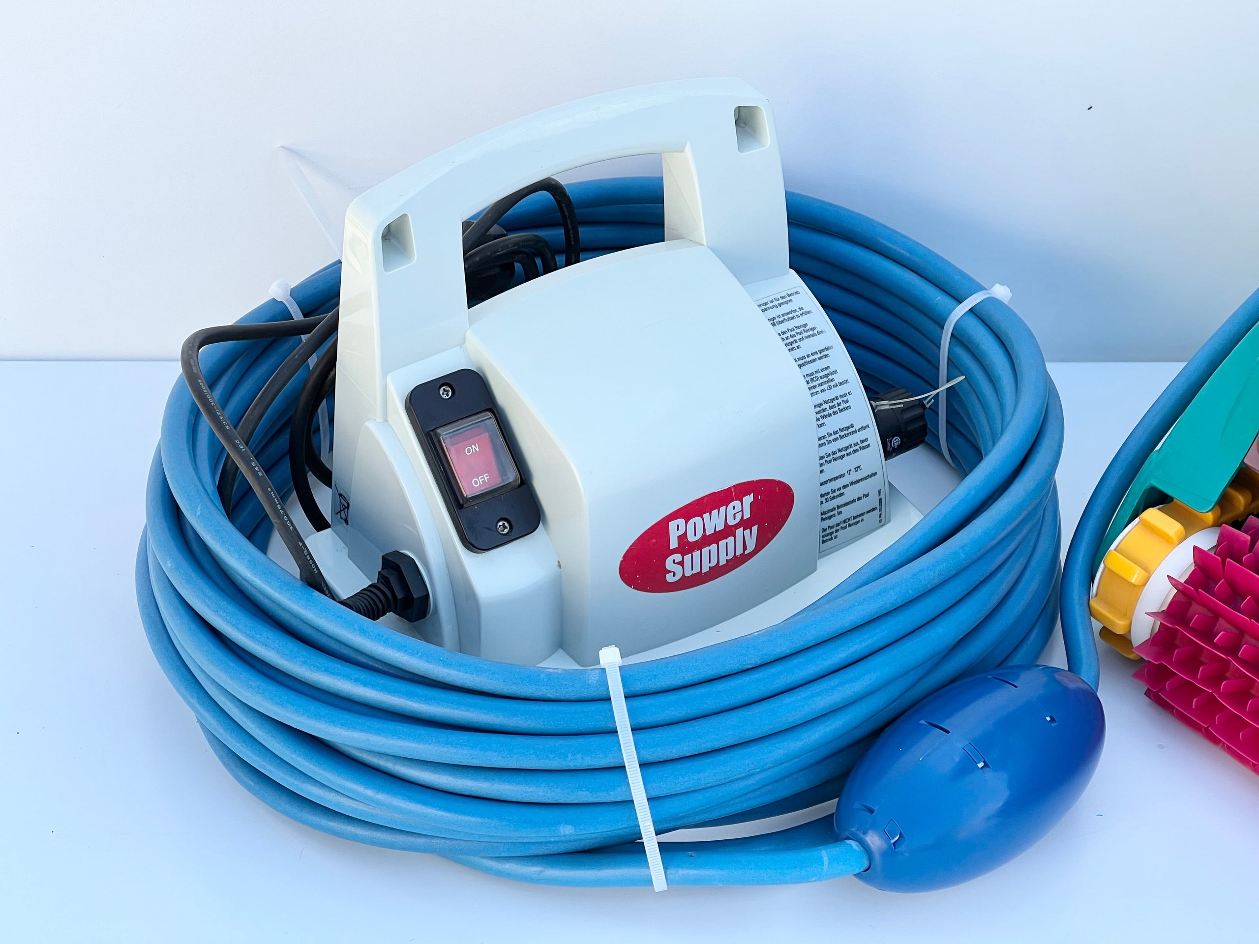 Robot de curățare pentru piscină Dolphin Diagnostic 2001