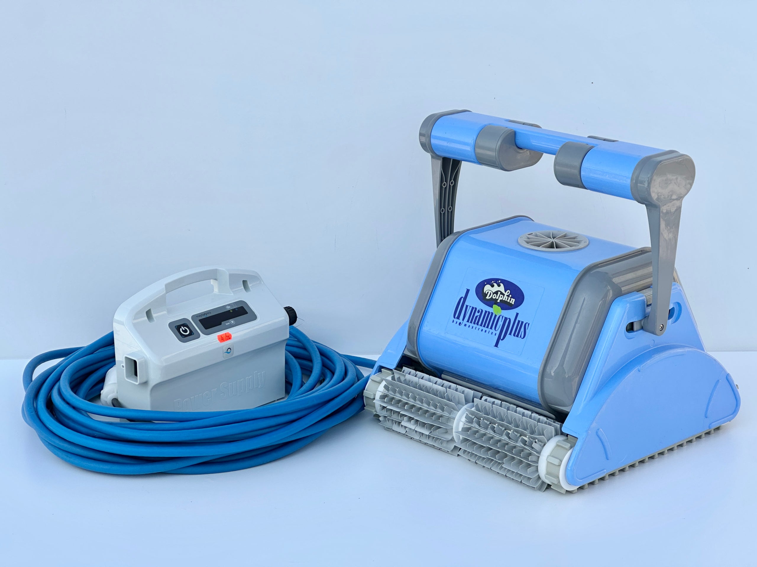 Robot de curățare pentru piscină Dolphin Dynamic Plus