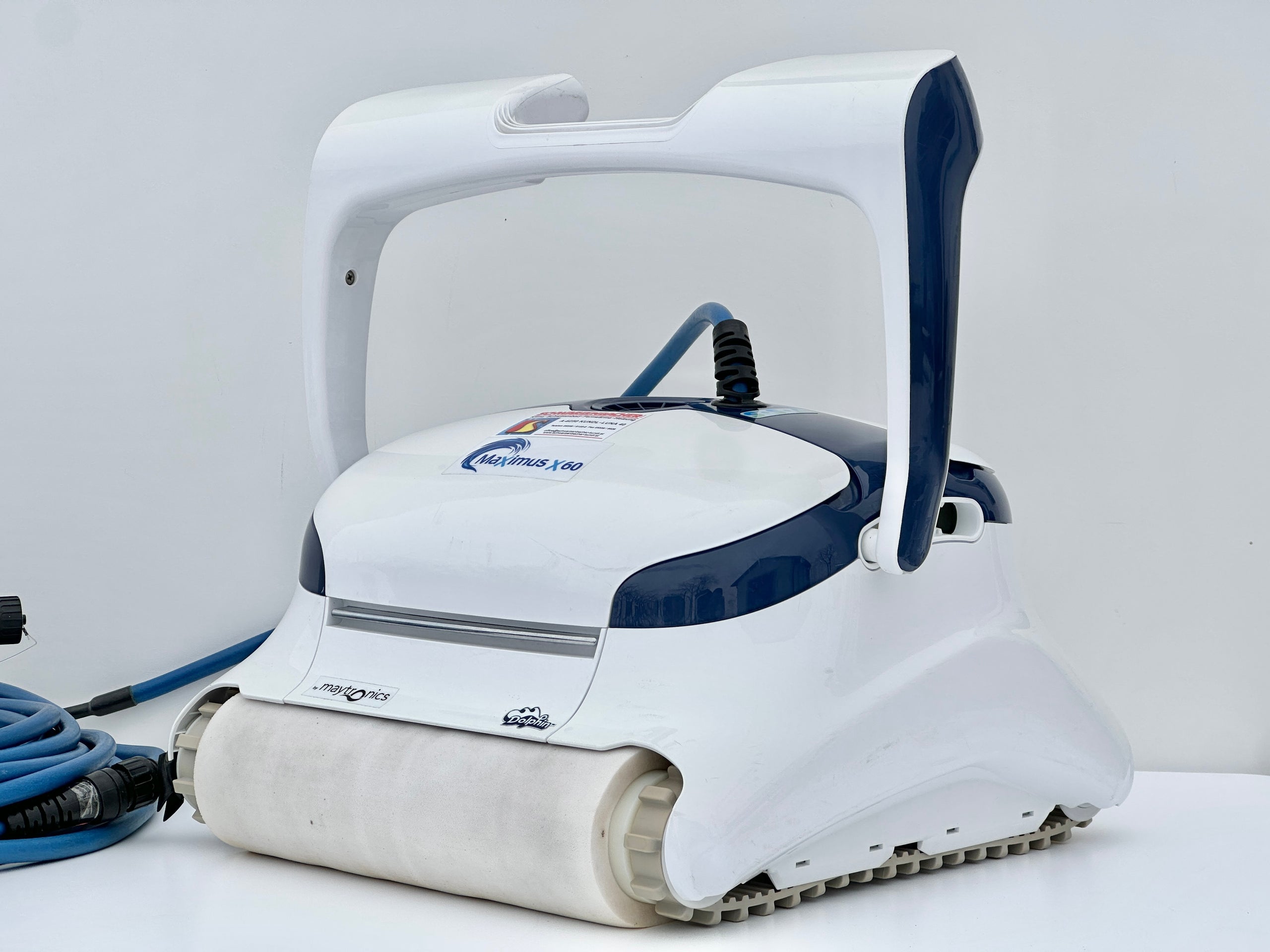 Robot de curățare pentru piscină Dolphin Maytronics Maximus X60