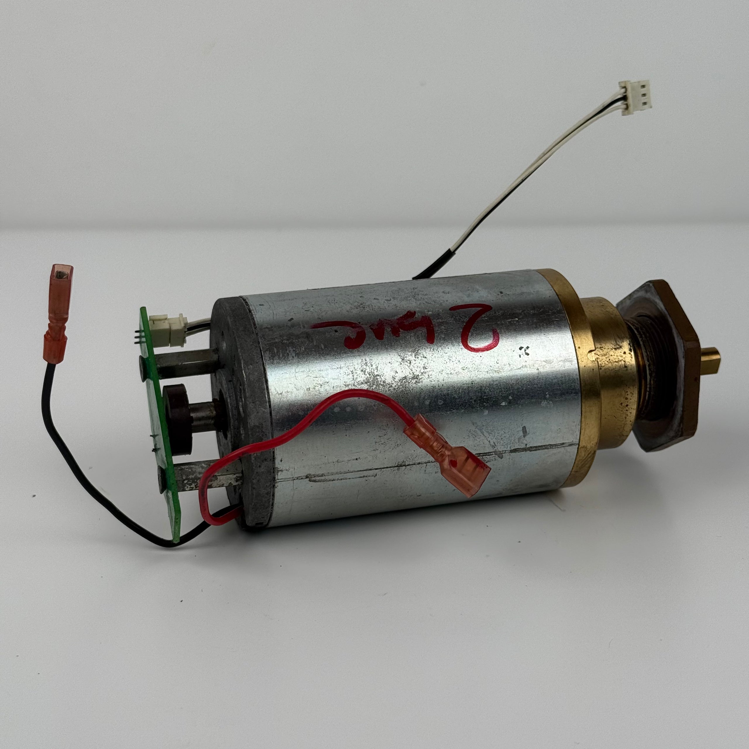 Motor pompă de aspirație pentru robot de curățare piscină Dolphin Maytronics GR 63x25 - Recondiționat (Garanție 12 luni)
