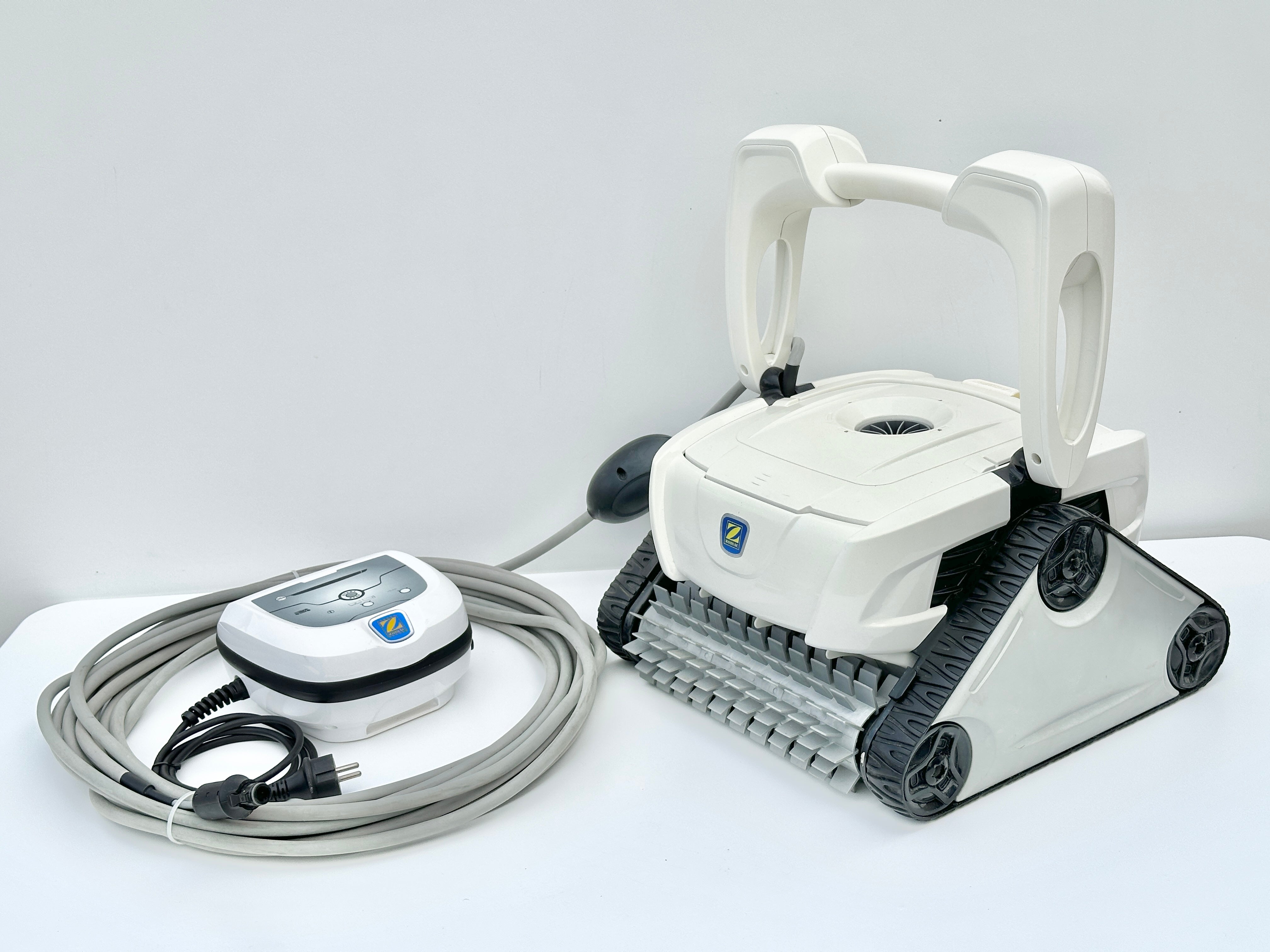 Roboți curățare piscină Zodiac recondiționați certificați | MetodoBlu