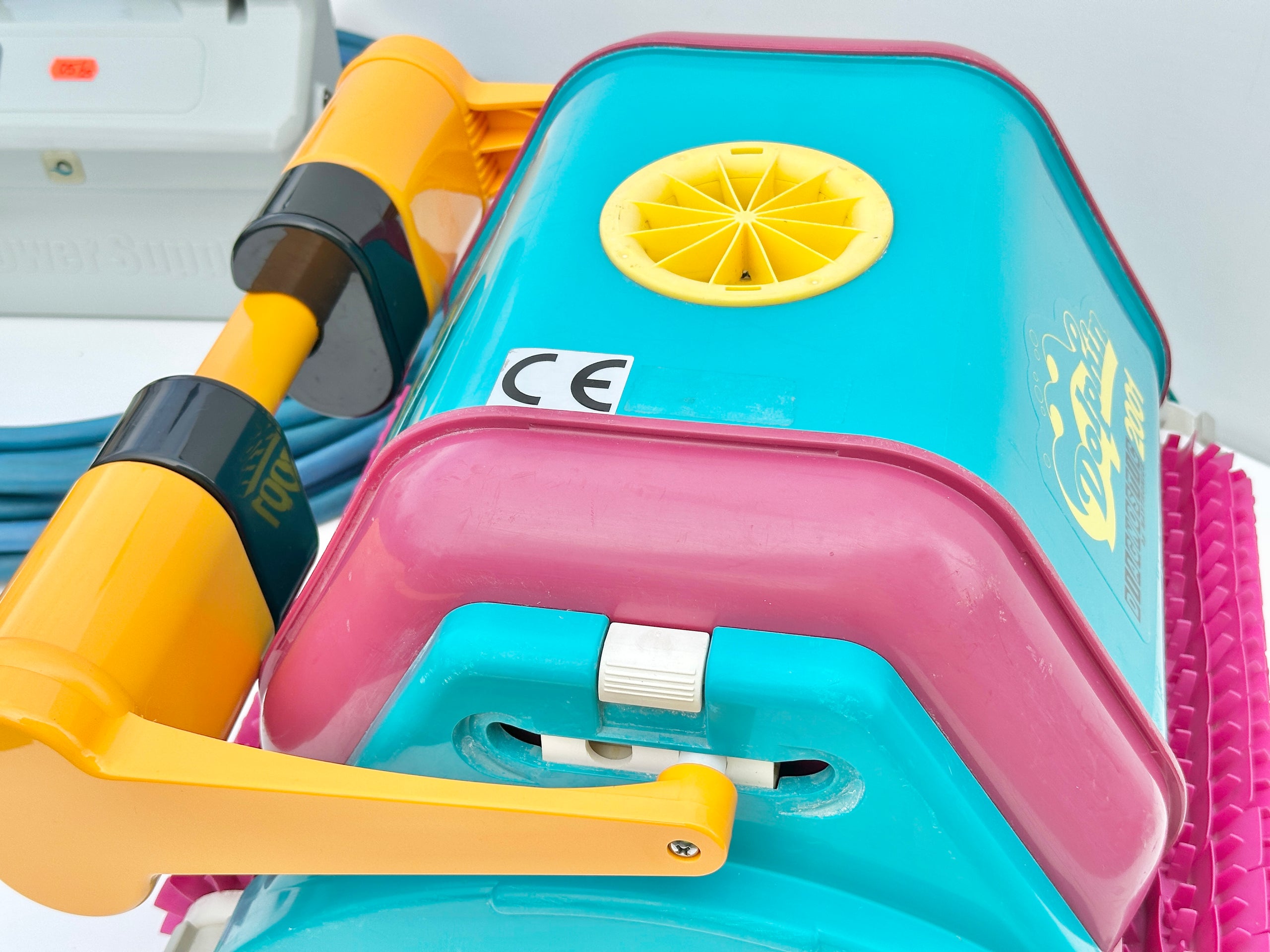 Robot de curățare pentru piscină Dolphin Diagnostic 2001