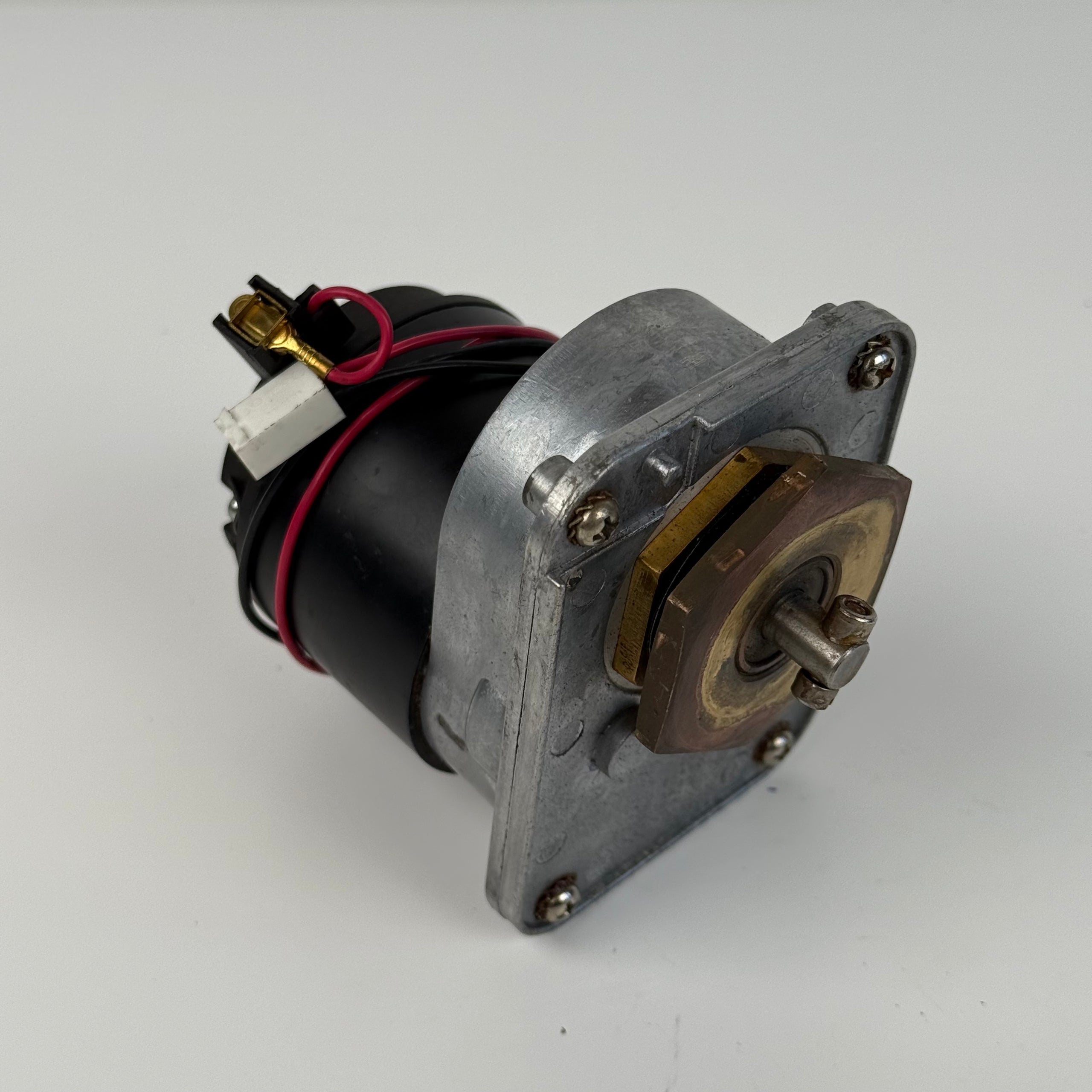 Motor tracțiune pentru robot de curățare piscină Dolphin Maytronics ZYT-63-01A - Recondiționat (Garanție 12 luni)