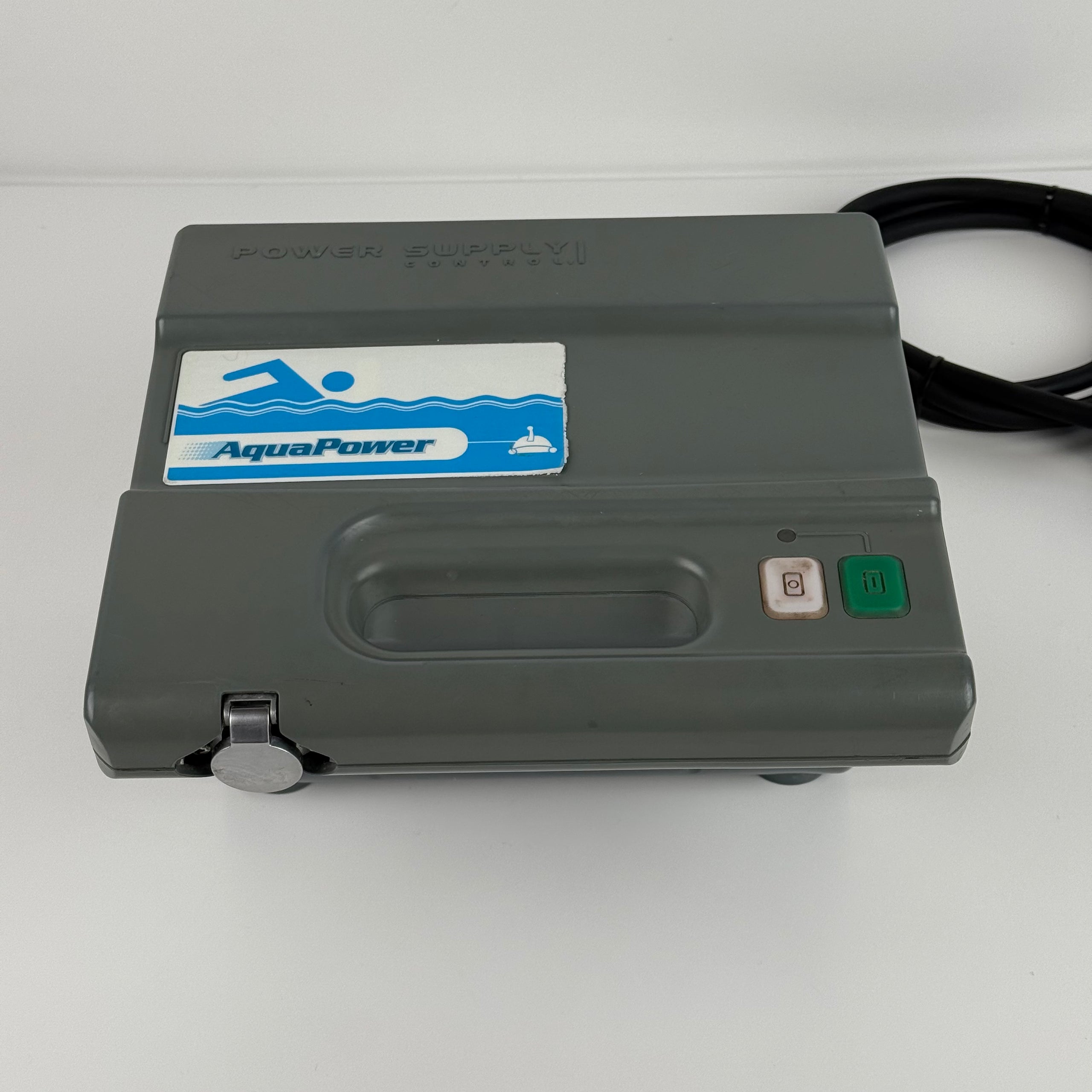 Alimentator robot de curățare pentru piscină Aquabot / Aquatron AQ11010E100 - Recondiționat (Garanție 12 luni)