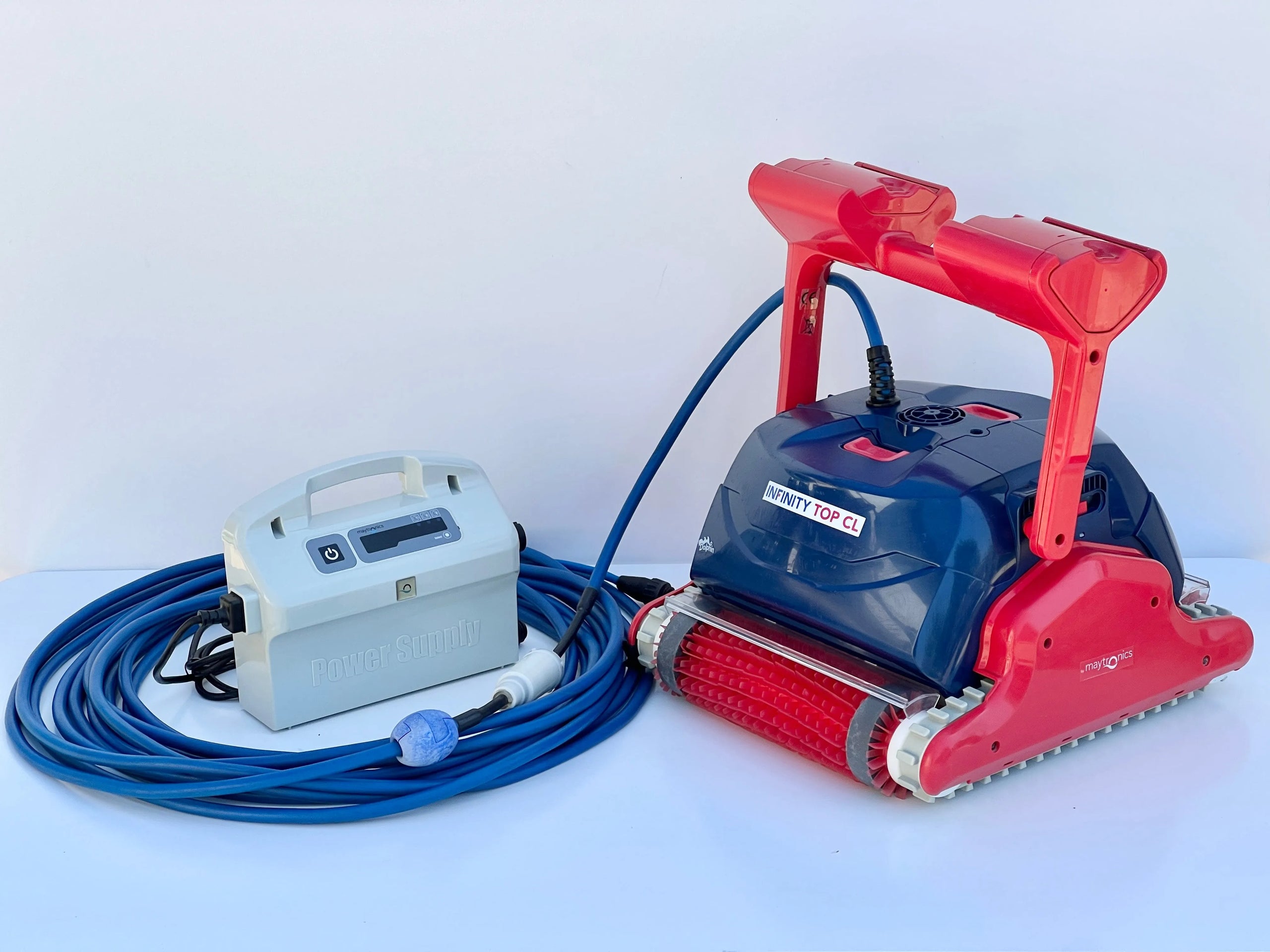 Robot de curățare pentru piscină Dolphin Infinity Top CL