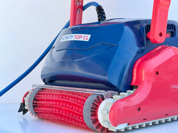 Robot de curățare pentru piscină Dolphin Infinity Top CL