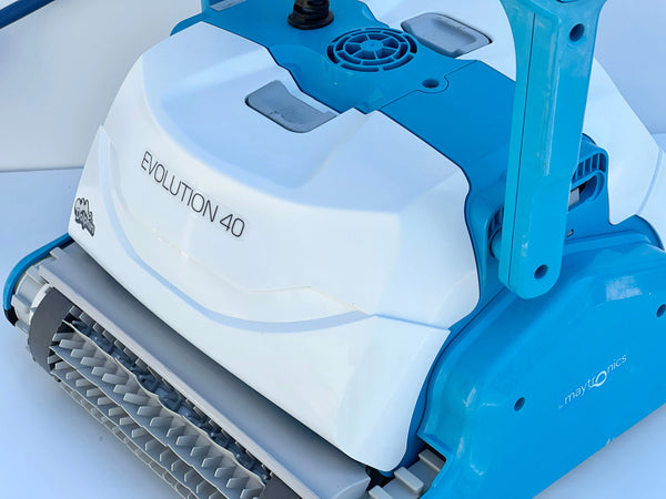 Robot de curățare pentru piscină Dolphin Evolution 40