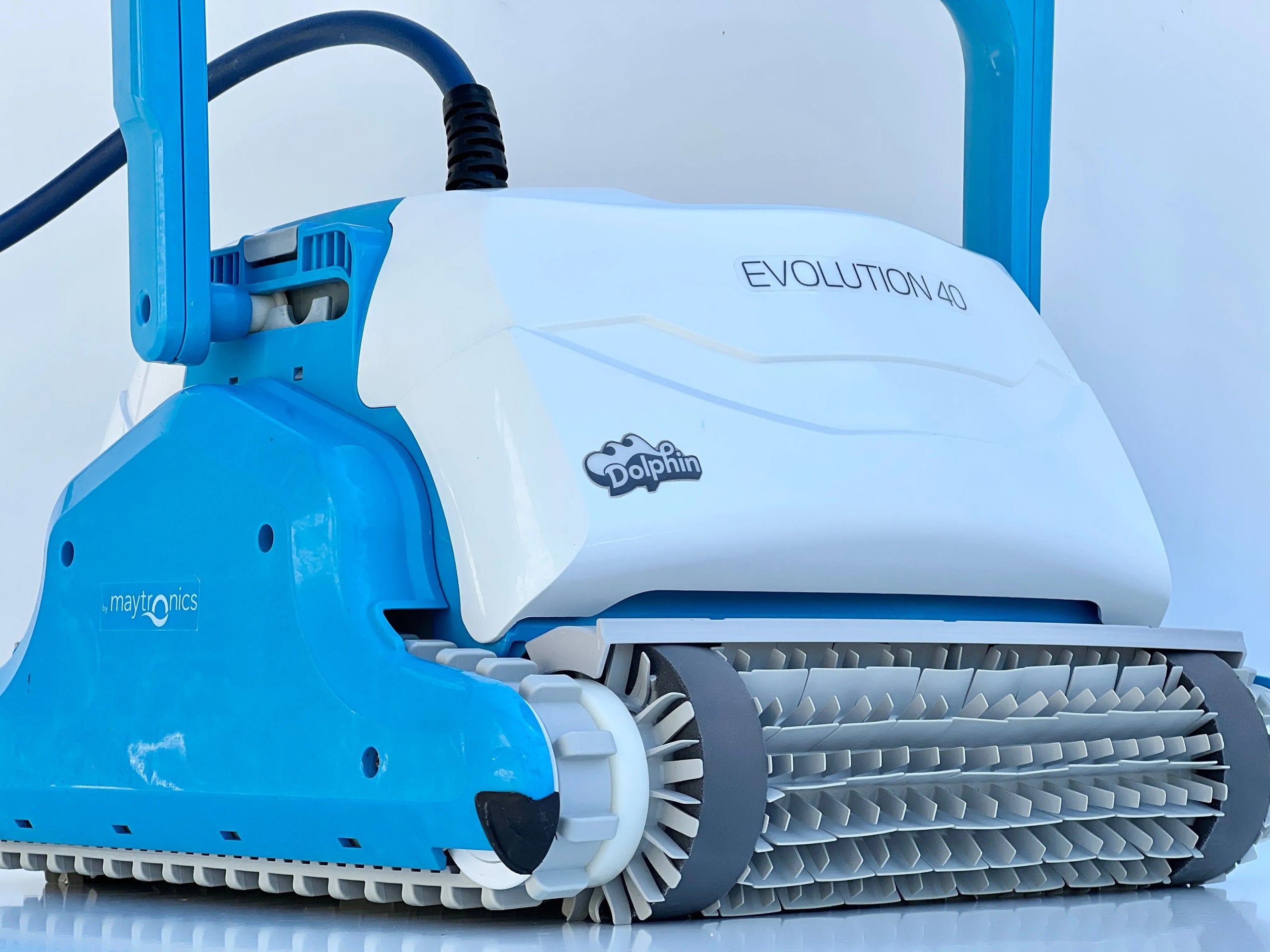 Robot de curățare pentru piscină Dolphin Evolution 40